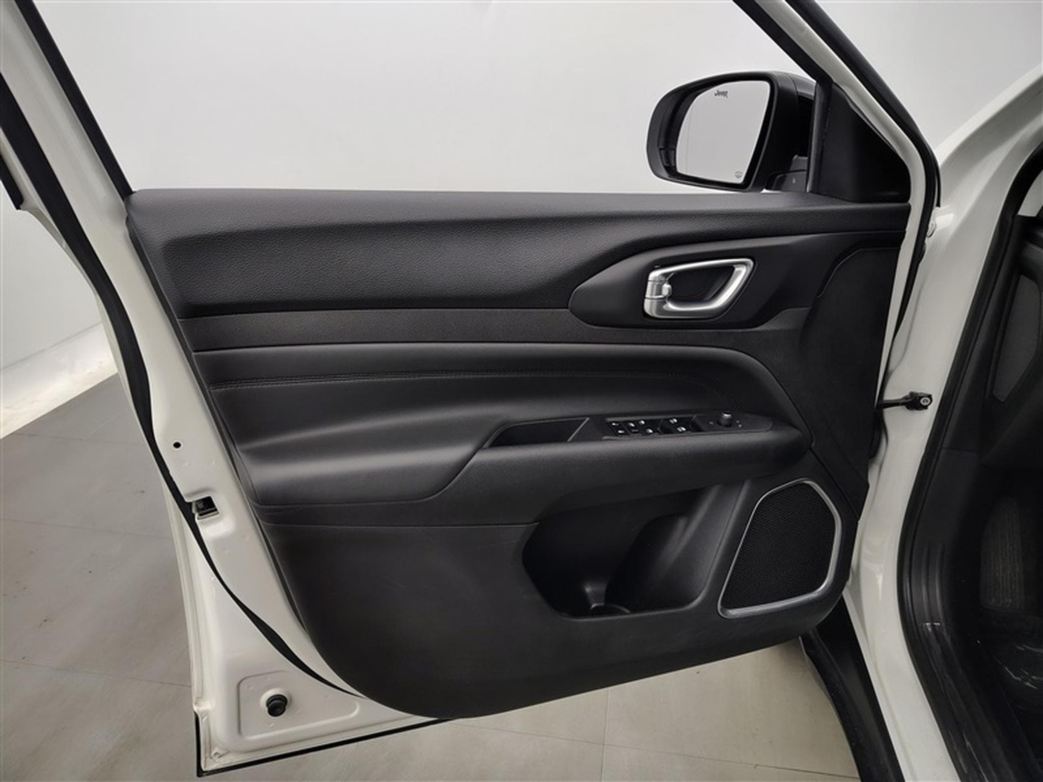Jeep Compass PHEV 1.3 Turbo eAWD Trailhawk (2023) - Photo 17