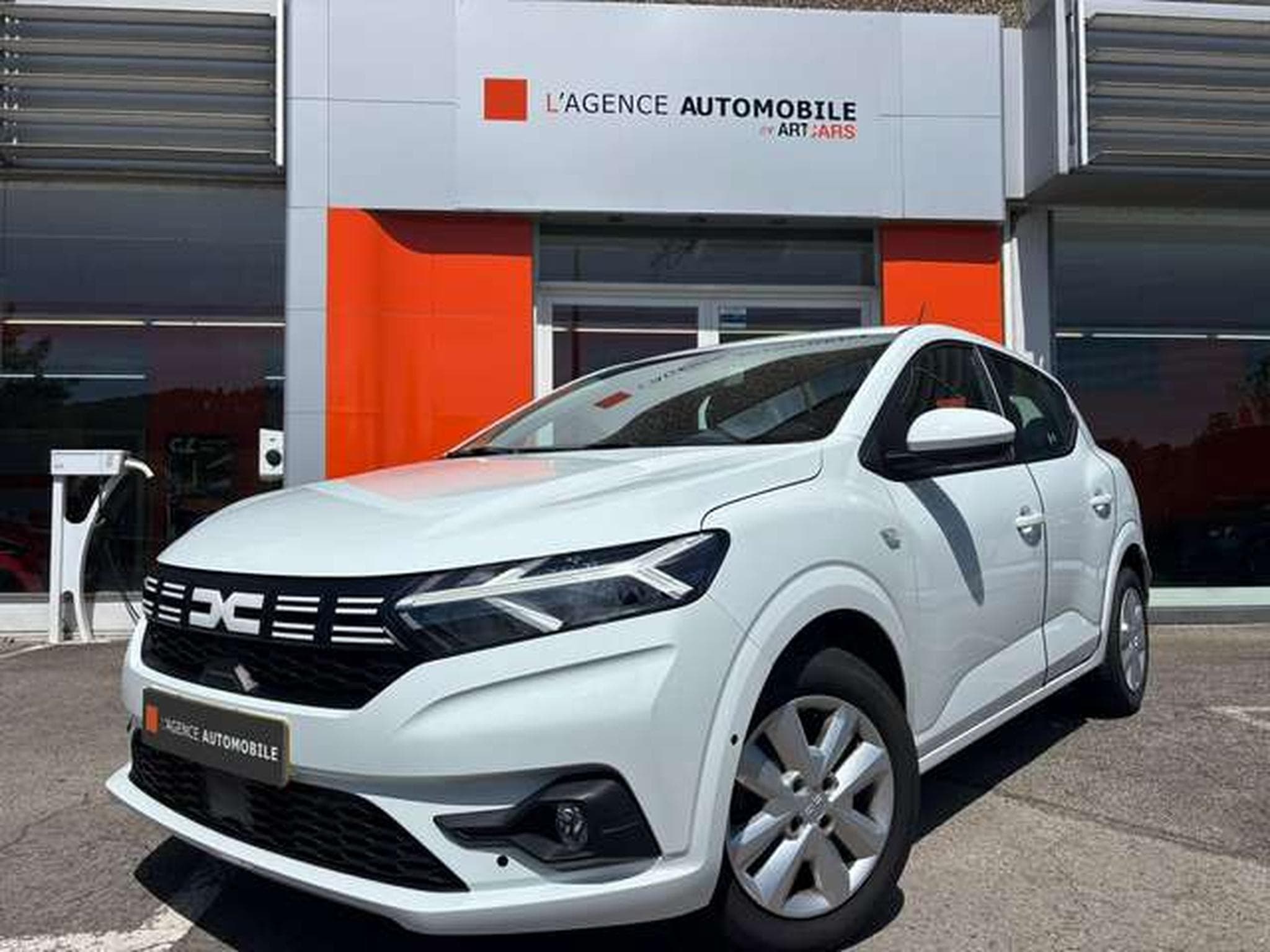 Dacia Sandero Expression SCe 65 GARANTIE JUSQU'A 36 MOIS (2024) - Photo 2