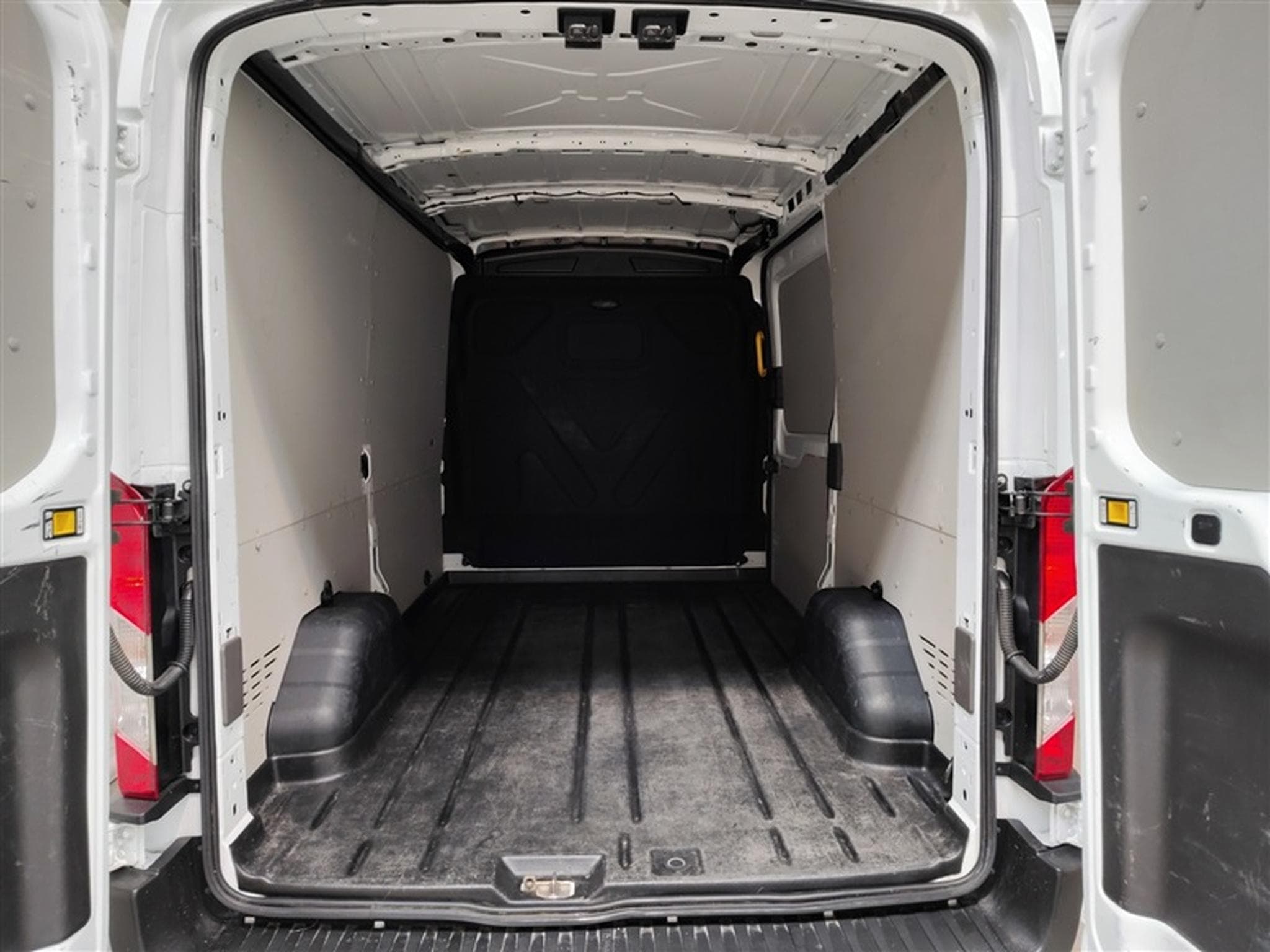 Ford Transit 2.0 TDCi L2H2 CLIM / PDC AV-AR (2023) - Photo 14