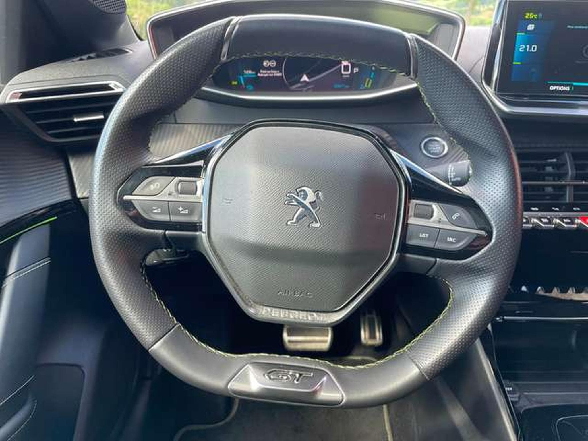 Peugeot 208 208 e 136 GT Pack GARANTIE JUSQU'A 36 MOIS (2022) - Photo 11