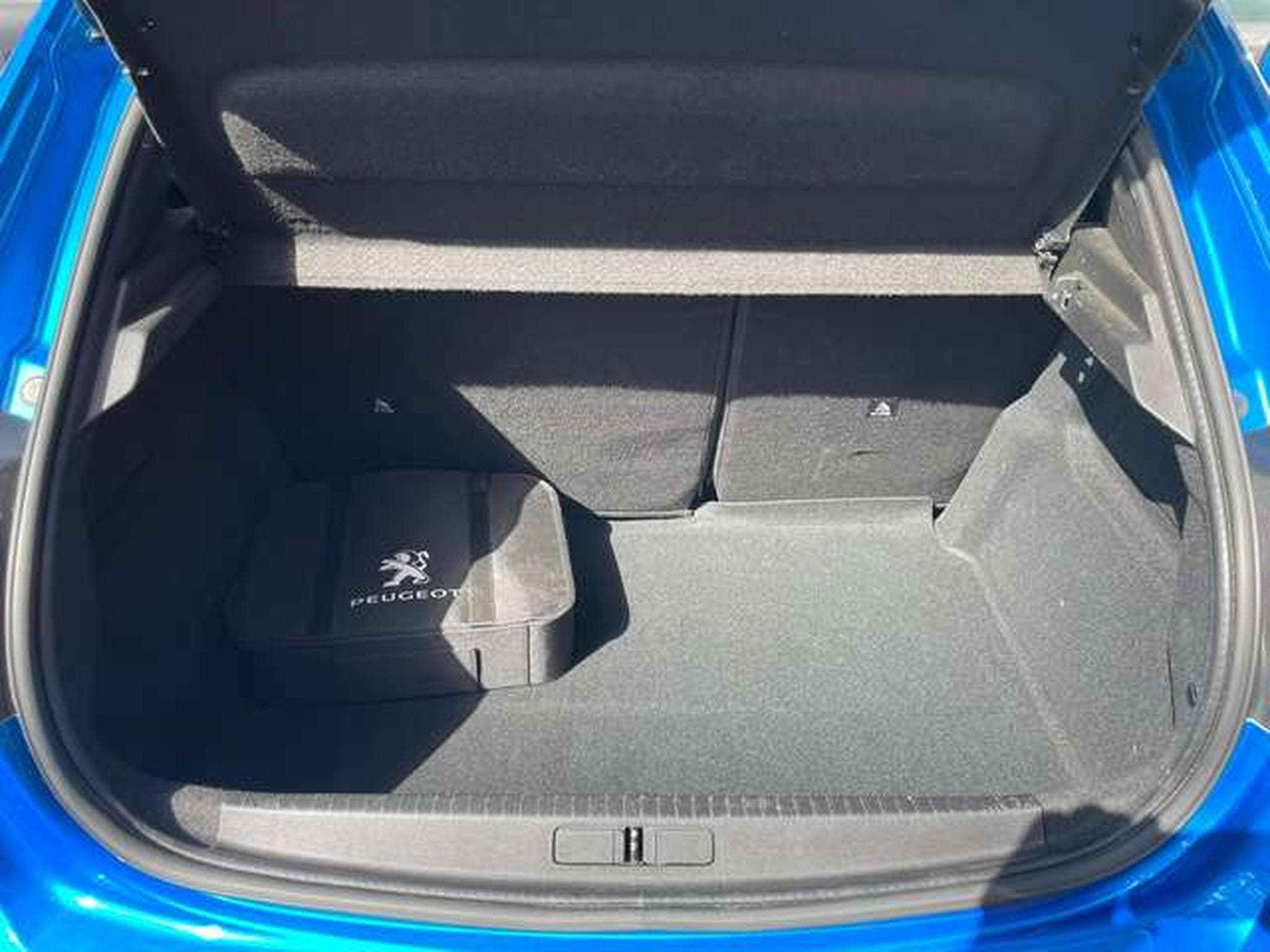 Peugeot 208 208 e 136 GT Pack GARANTIE JUSQU'A 36 MOIS (2022) - Photo 26