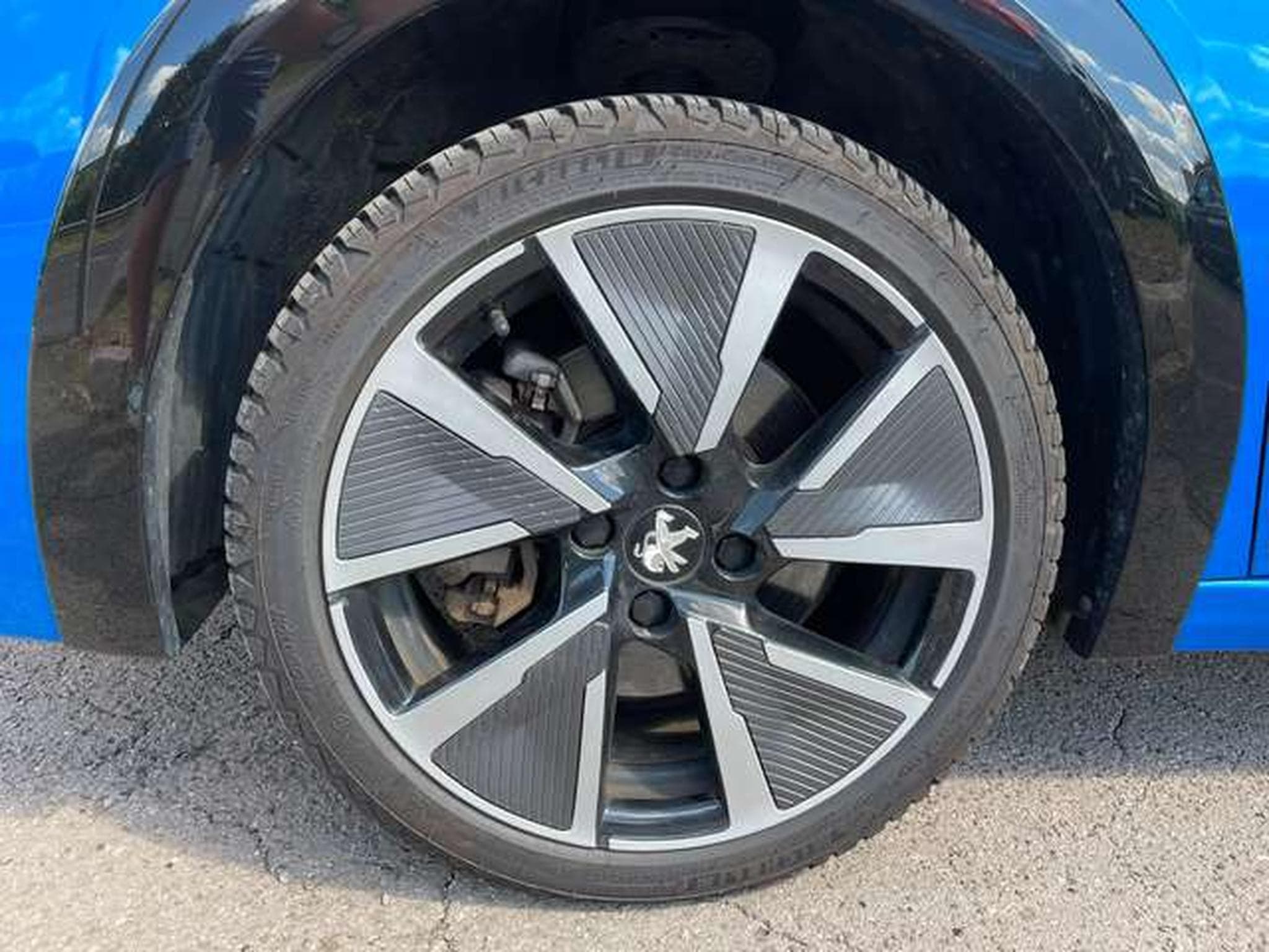 Peugeot 208 208 e 136 GT Pack GARANTIE JUSQU'A 36 MOIS (2022) - Photo 27