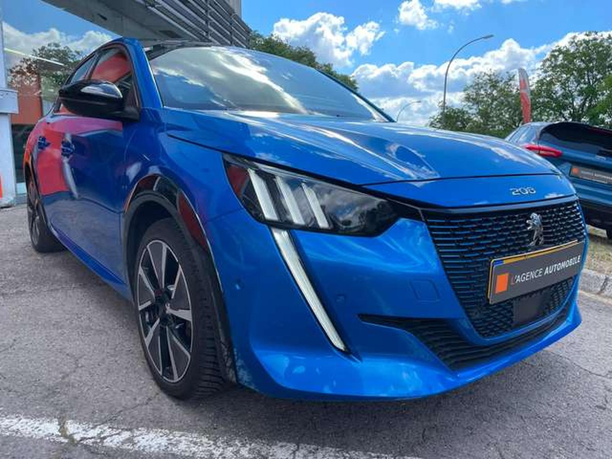 Peugeot 208 208 e 136 GT Pack GARANTIE JUSQU'A 36 MOIS (2022) - Photo 4