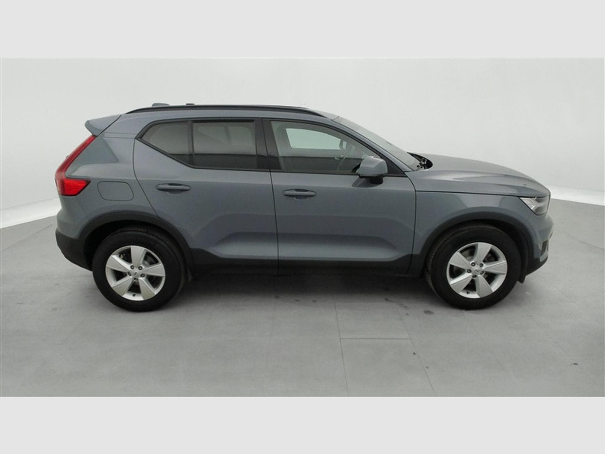Volvo XC40 1.5 T2 Momentum Core NAVI/FULL LED/JA/PDC (2022) - Photo 24