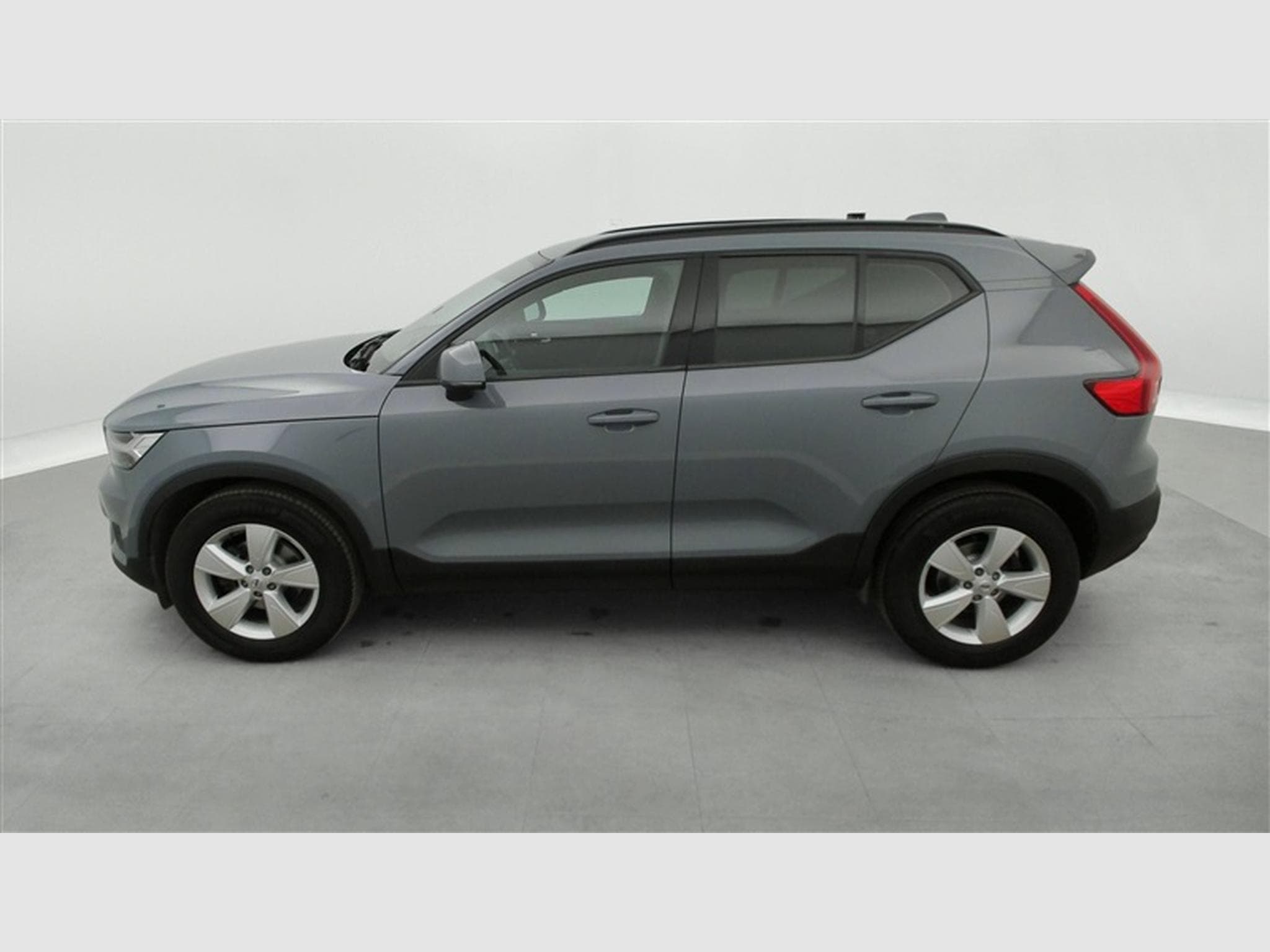 Volvo XC40 1.5 T2 Momentum Core NAVI/FULL LED/JA/PDC (2022) - Photo 3