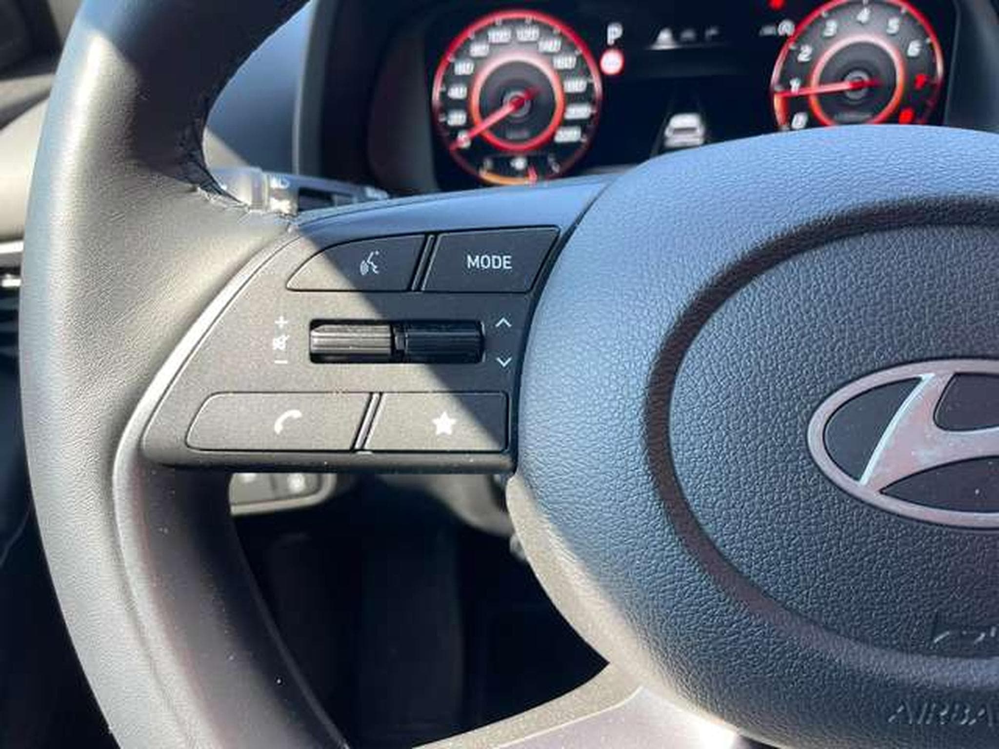 Hyundai i20 i20 1.0 T-GDI 7DCT Sky GARANTIE JUSQU'A 36 MOIS (2024) - Photo 16