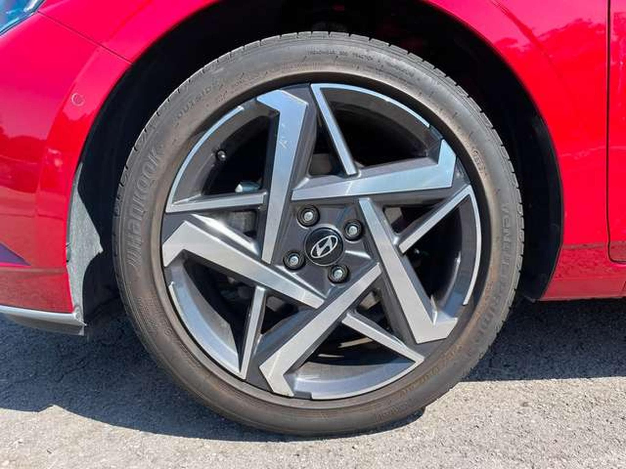 Hyundai i20 i20 1.0 T-GDI 7DCT Sky GARANTIE JUSQU'A 36 MOIS (2024) - Photo 29