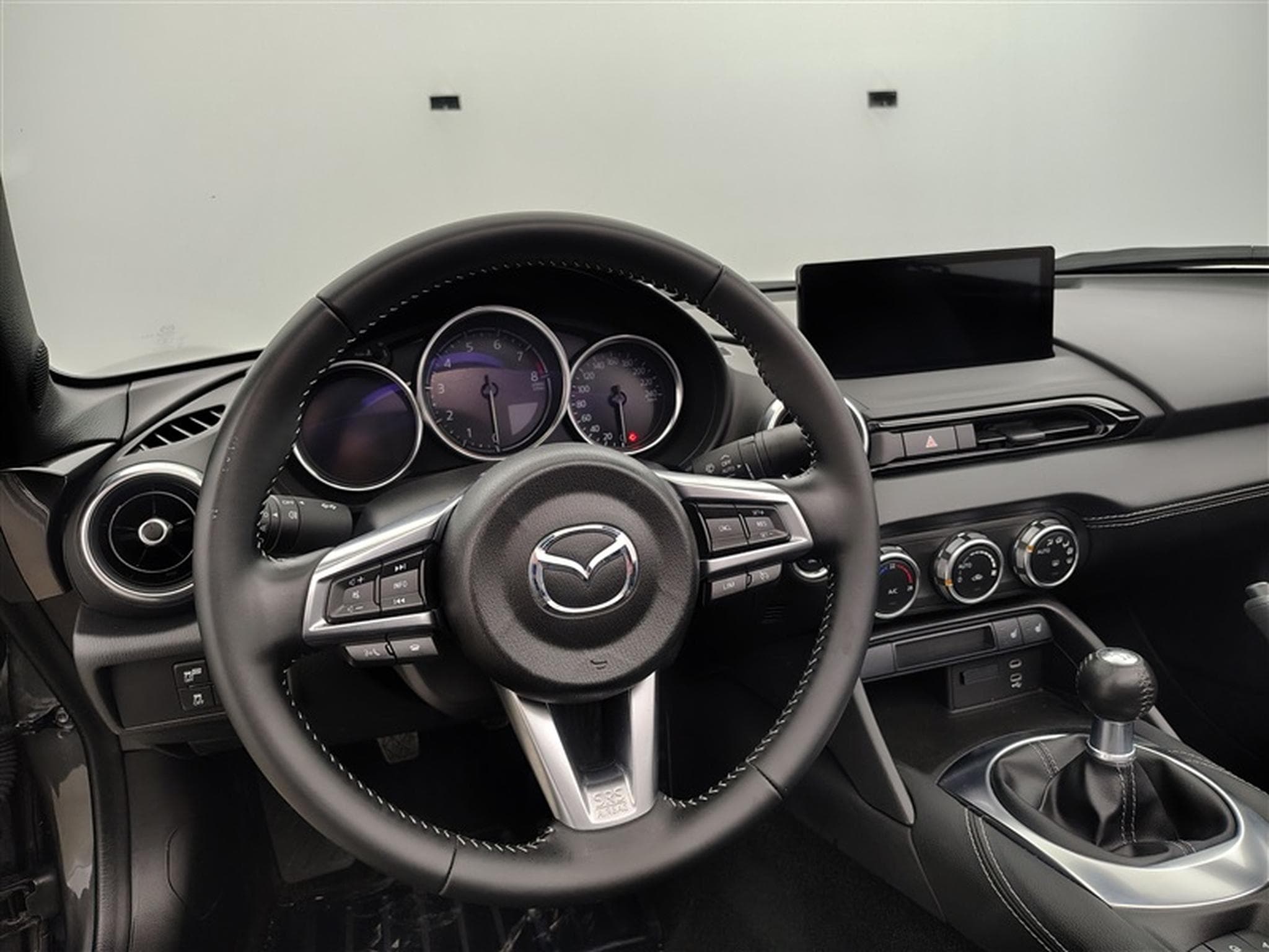 Mazda MX-5 1.5i Skyactiv-G Exclusive Line *NAVI/CUIR/FULL LED/CAM/JA16* (2024) - Photo 9
