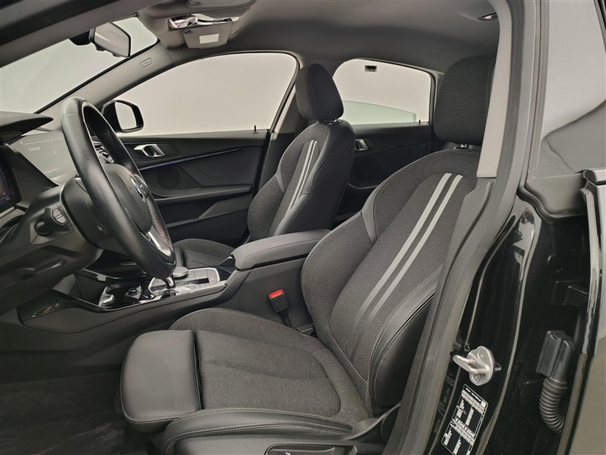 BMW 218 iA Gran Coupé Sport Line  Navi / Led (2023) - Photo 7