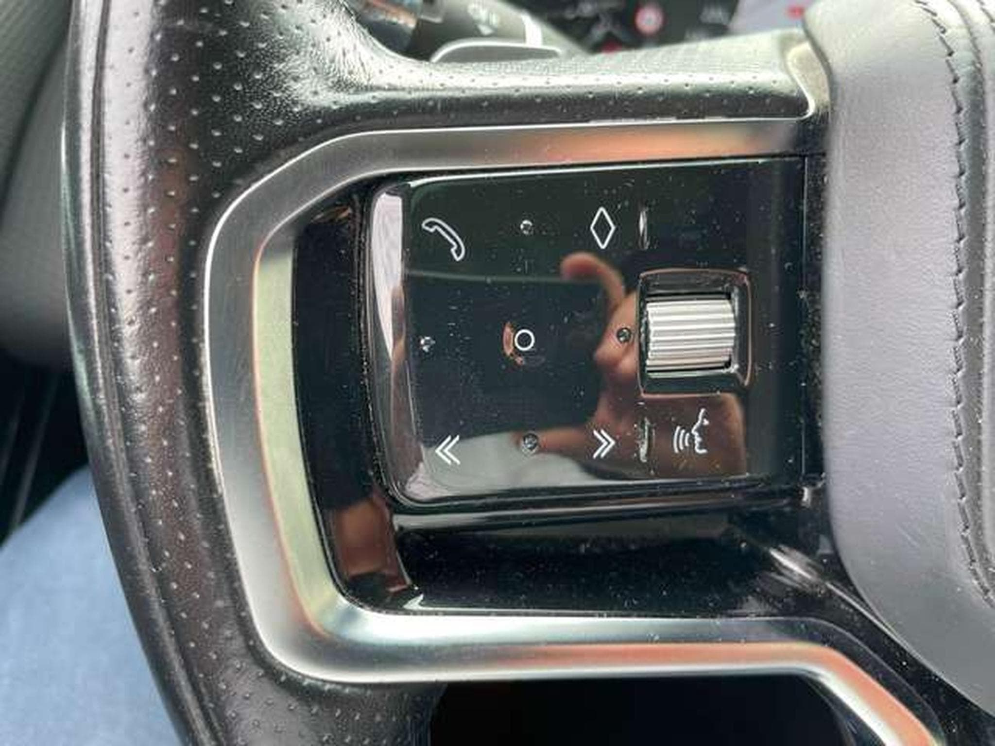 Land-Rover Range Rover Velar 2.0 R-Dynamic 4x4 Auto. (2022) - Photo 16