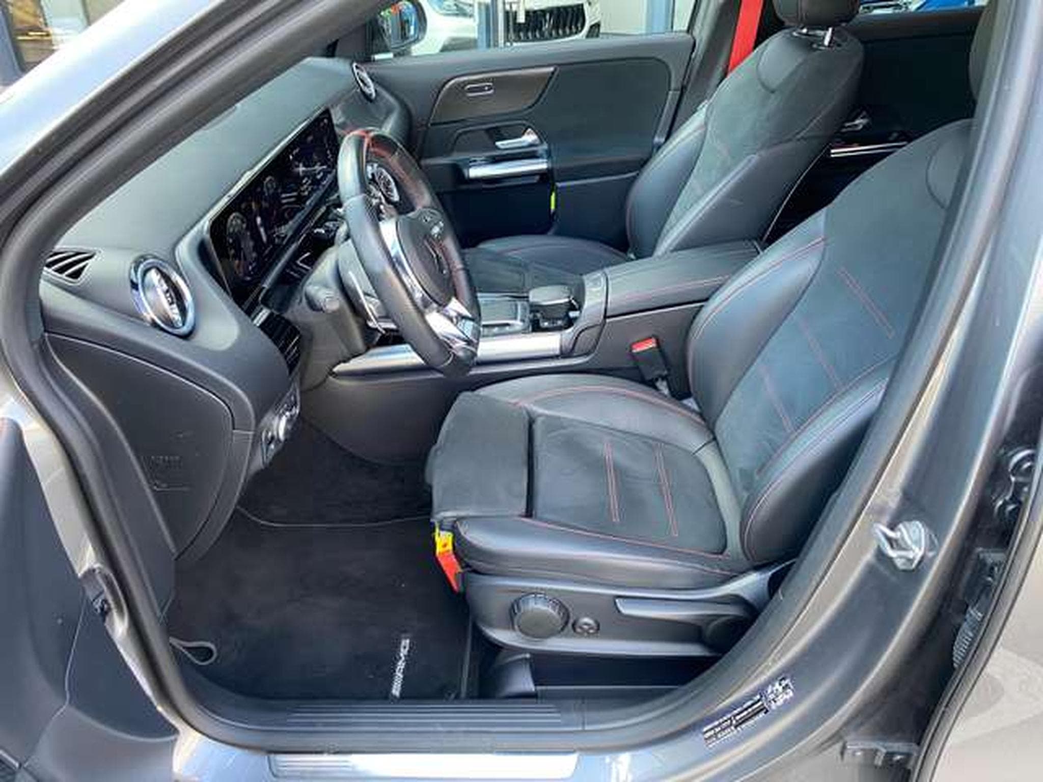 Mercedes GLA 35 AMG AMG GLA 35 4Matic AMG Speedshift DCT 8G (2022) - Photo 8