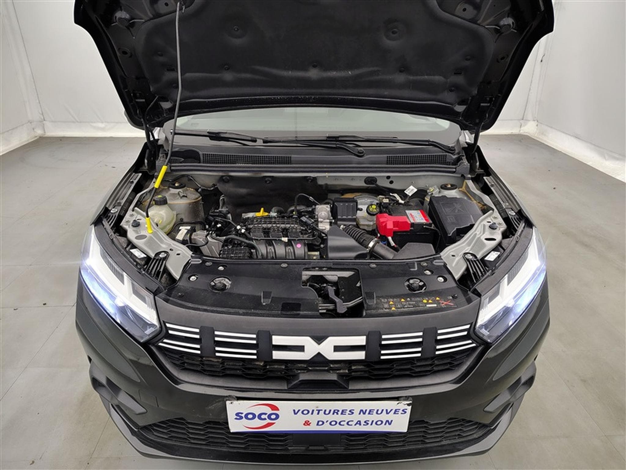 Dacia Sandero 1.0i SCe Essential (2023) - Photo 17