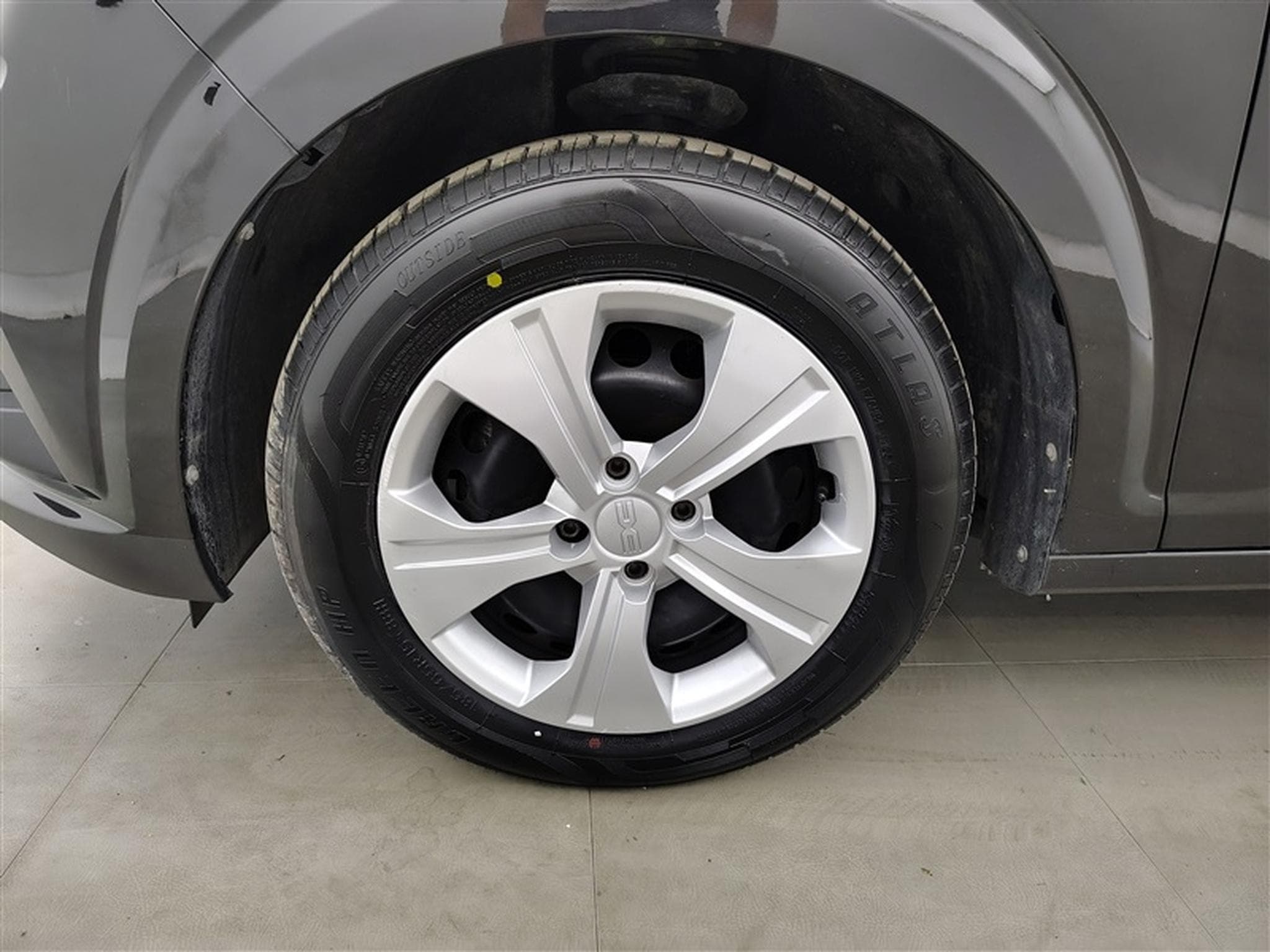 Dacia Sandero 1.0i SCe Essential (2023) - Photo 6