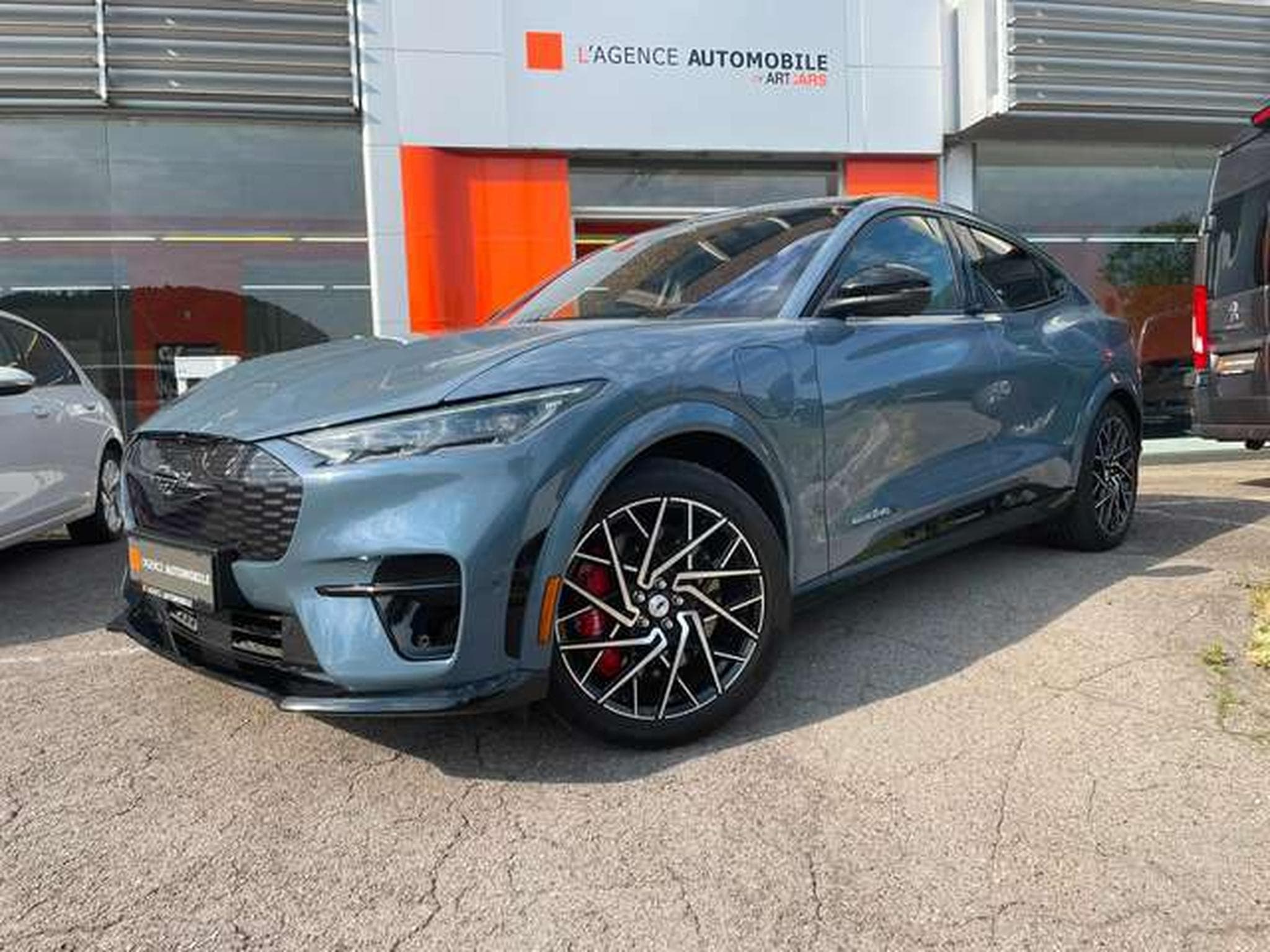 Ford Mustang Mach-E GT Performance GARANTIE JUSQU'A 36 MOIS (2024) - Photo 2