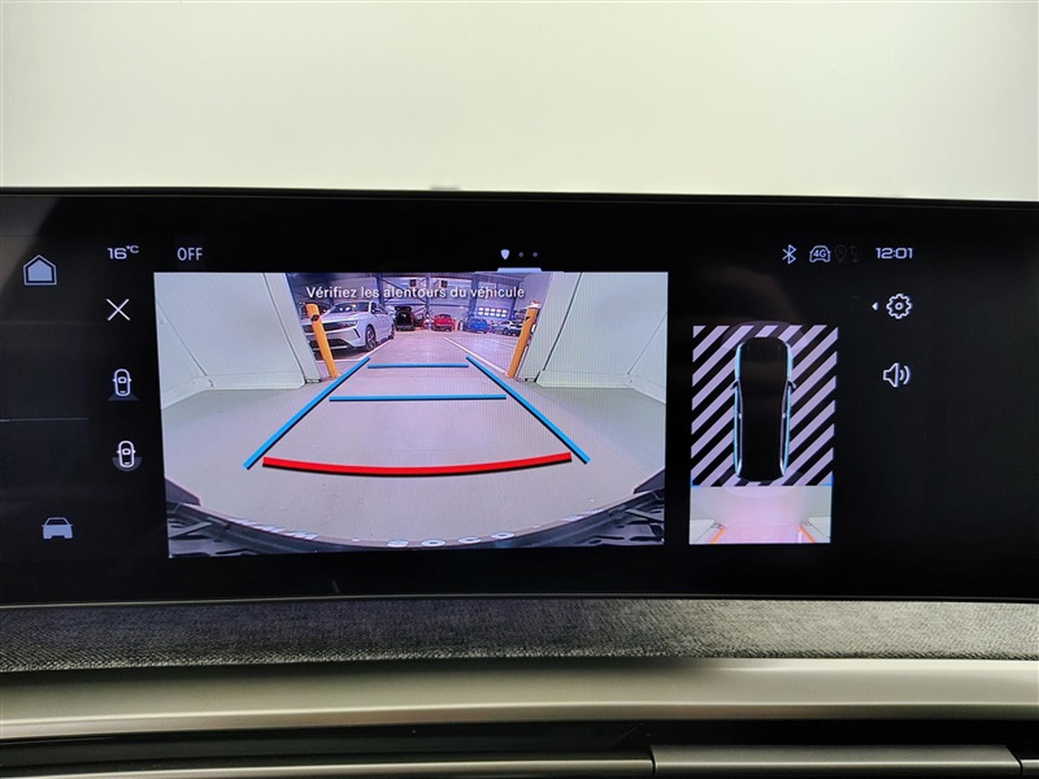 Peugeot 5008 1.2 Hybrid 145Cv e-DCS6 GT 7PL / NAVI / CARPLAY / CAMERA (2025) - Photo 18