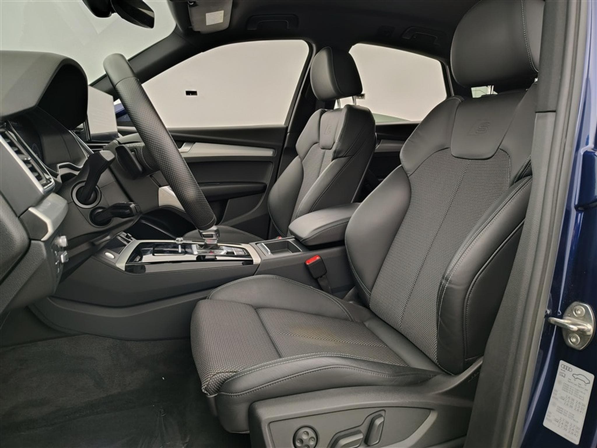 Audi Q5 Sportback PHEV 50 TFSIe Quattro S-Line NAVI / CAMERA (2022) - Foto 7