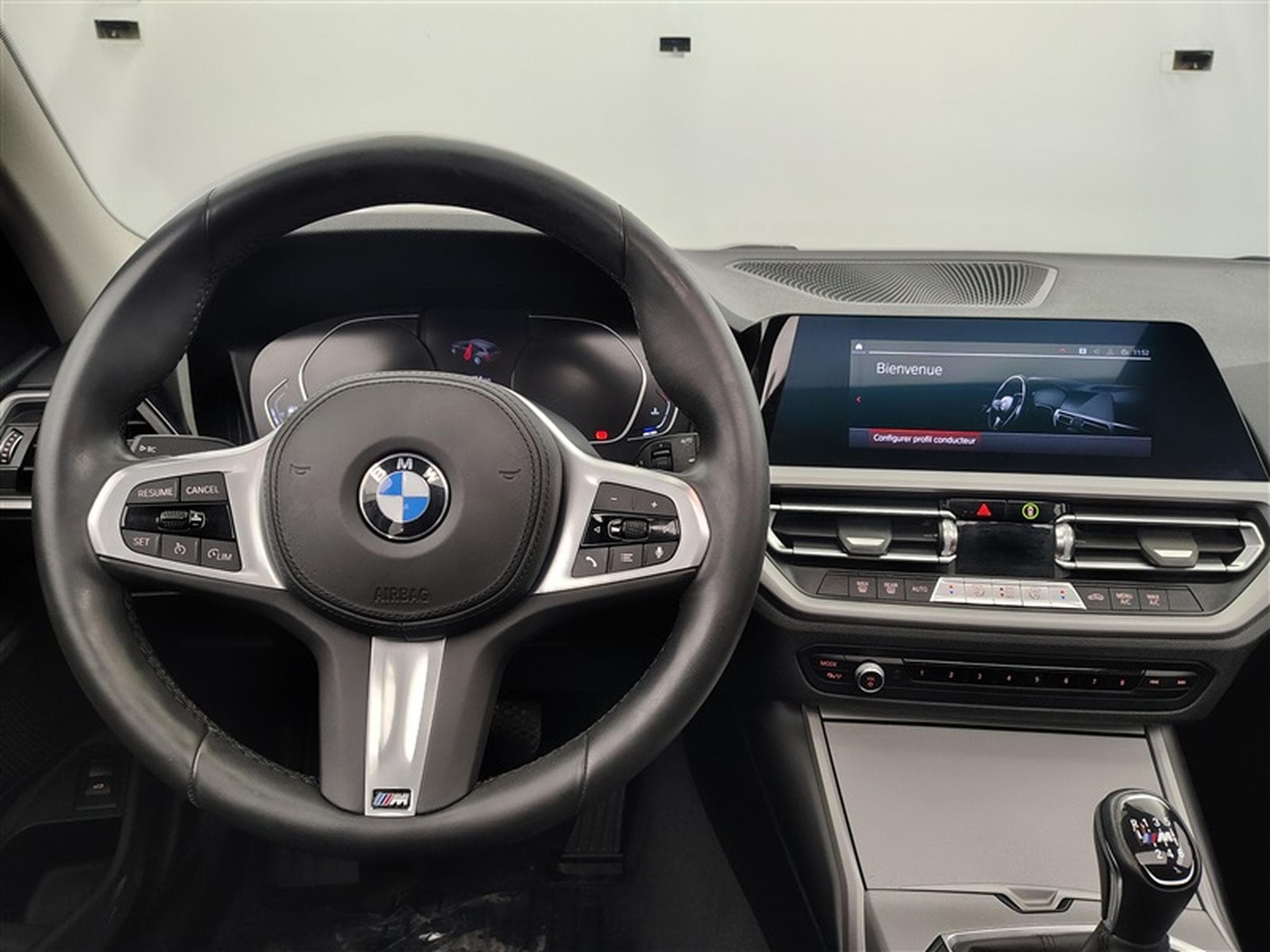 BMW 318 318 d Touring NAVI/TO PANO/FULL LED/JA17/PDC (2020) - Foto 9
