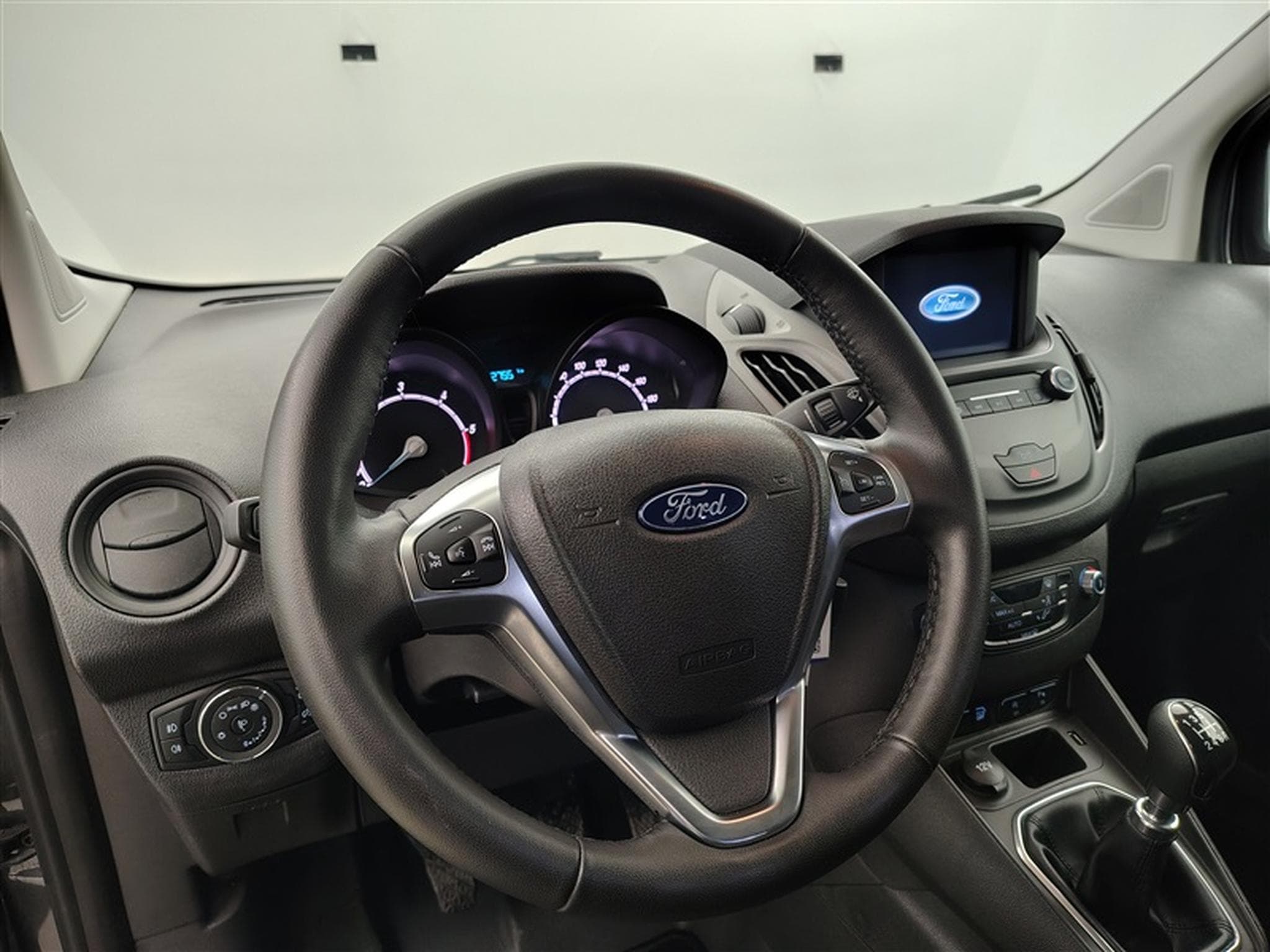 Ford Transit 1.5 TDCi 100cv Limited NAVI / PDC AV+AR / JA 15" (2024) - Photo 9