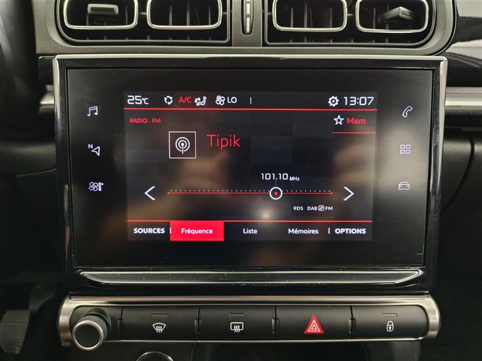 Citroen C3 1.2i PureTech Shine CARPLAY / FULL LED / JA 16" (2023) - Photo 11