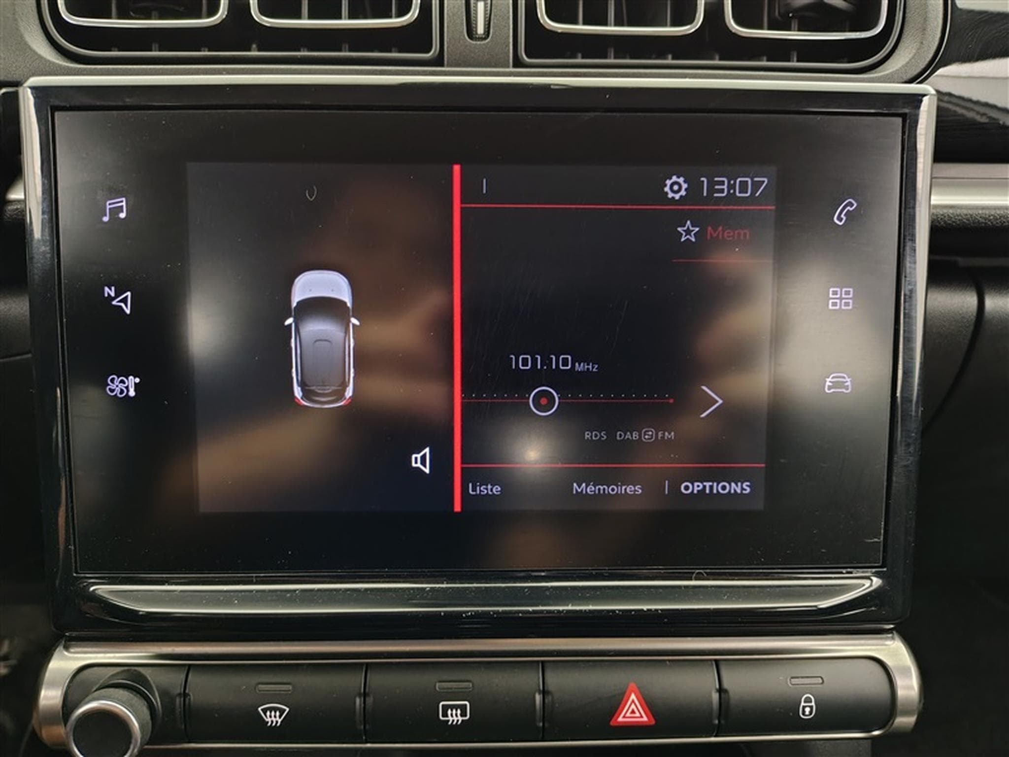 Citroen C3 1.2i PureTech Shine CARPLAY / FULL LED / JA 16" (2023) - Photo 18