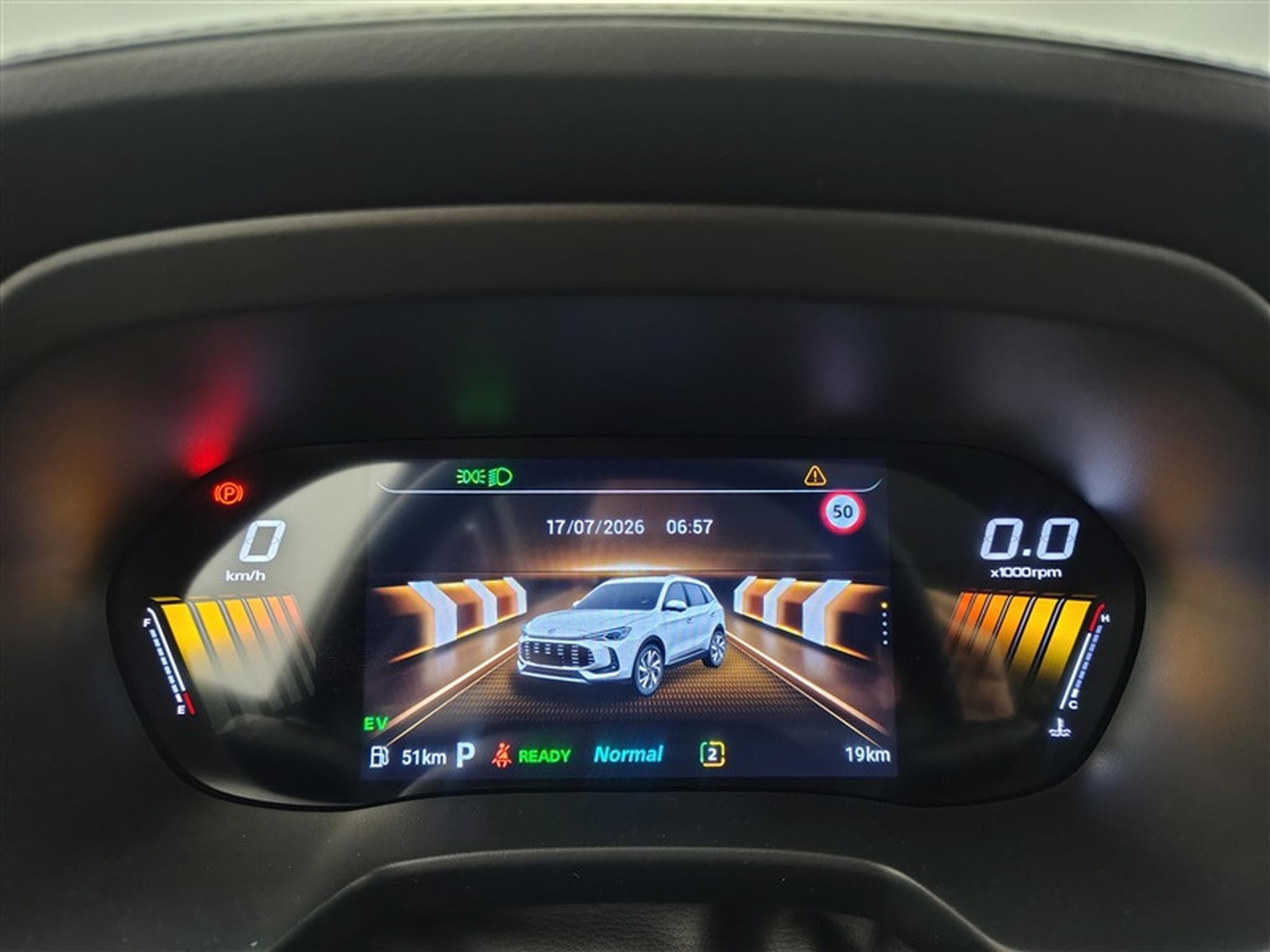 MG ZS 1.5 Hybrid+ Luxury NAVI / CAMERA / CARPLAY / ALU (2026) - Photo 10