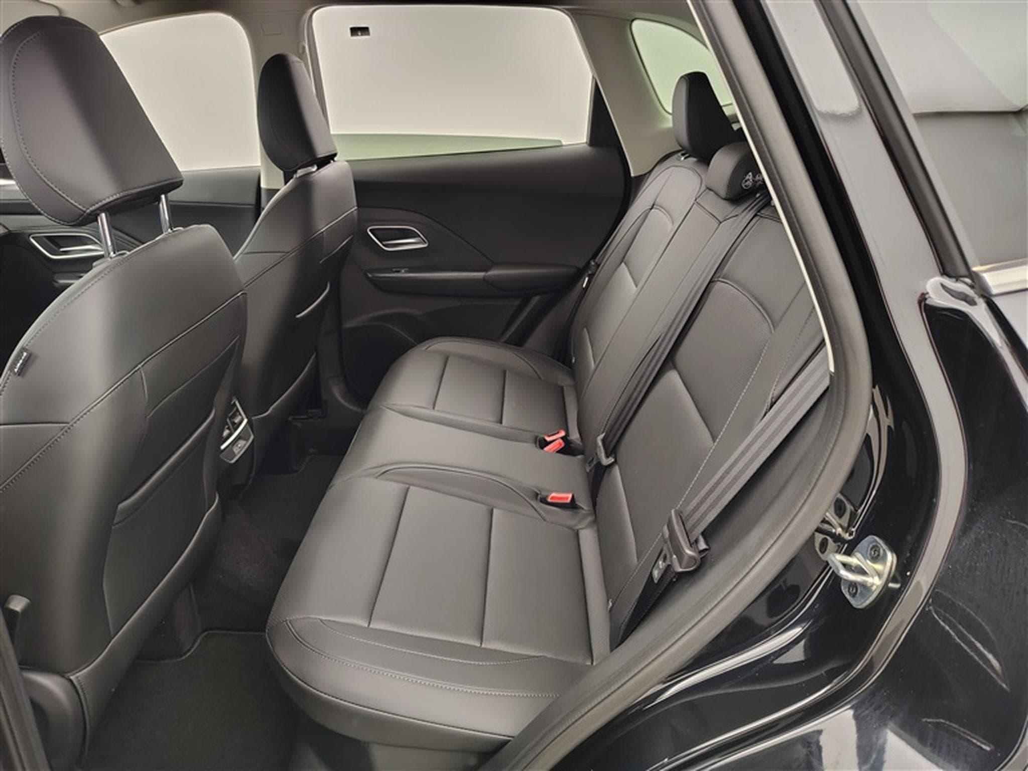 MG ZS 1.5 Hybrid+ Luxury NAVI / CAMERA / CARPLAY / ALU (2026) - Photo 13