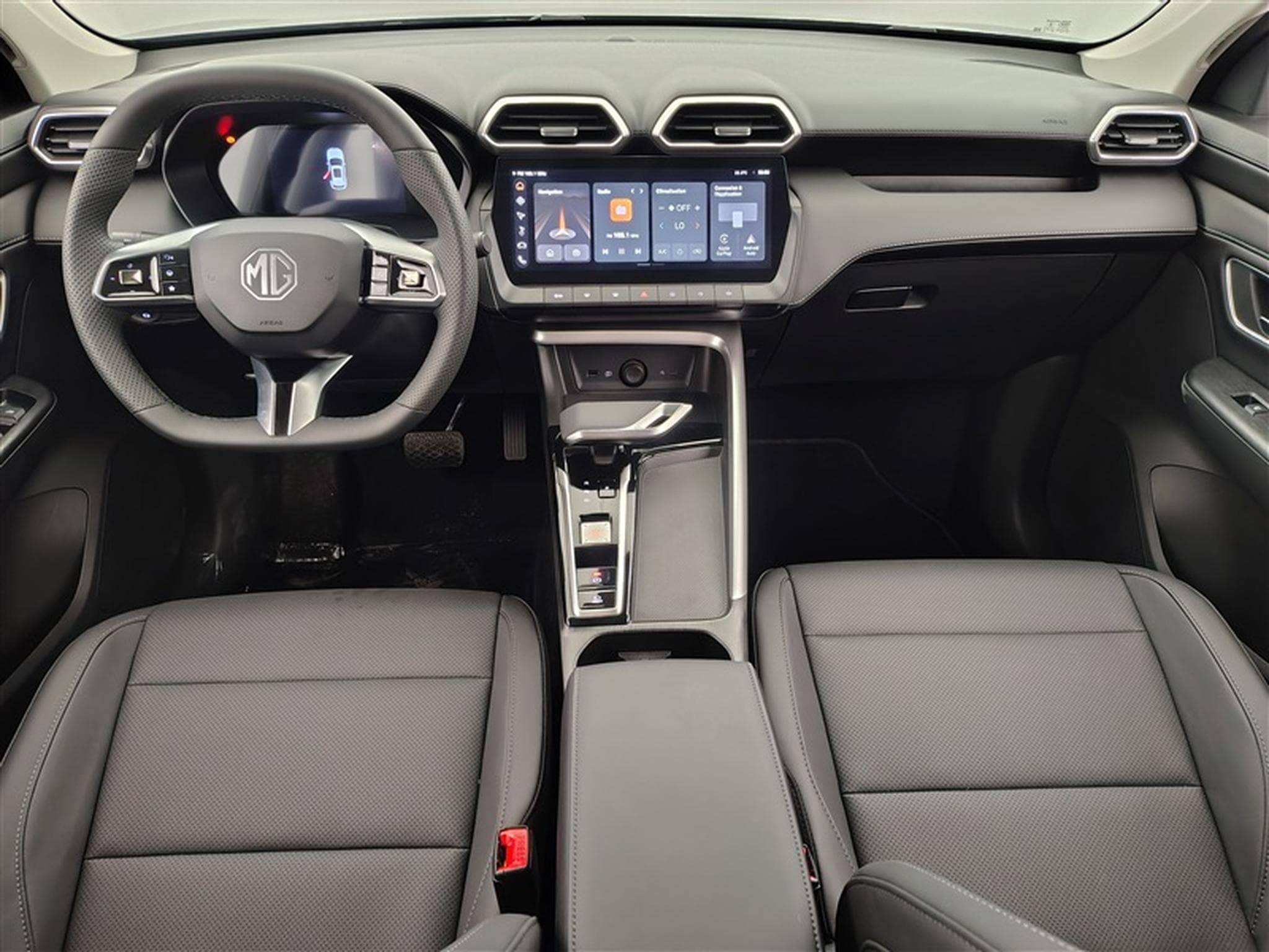 MG ZS 1.5 Hybrid+ Luxury NAVI / CAMERA / CARPLAY / ALU (2026) - Photo 8