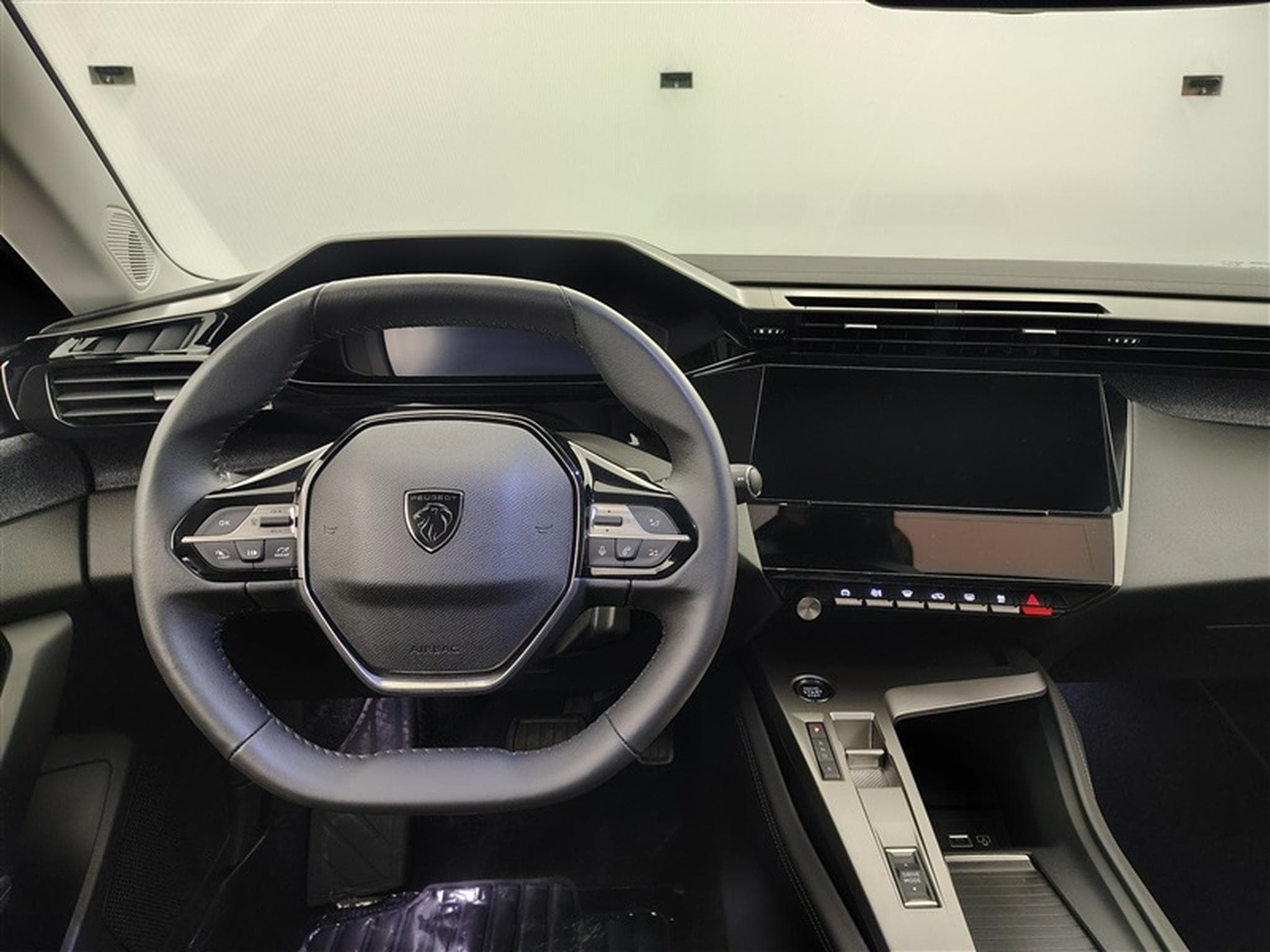Peugeot 408 1.6 PHEV 150cv EAT8 Allure NAVI / FULL LED / CAMERA 360 (2024) - Photo 9