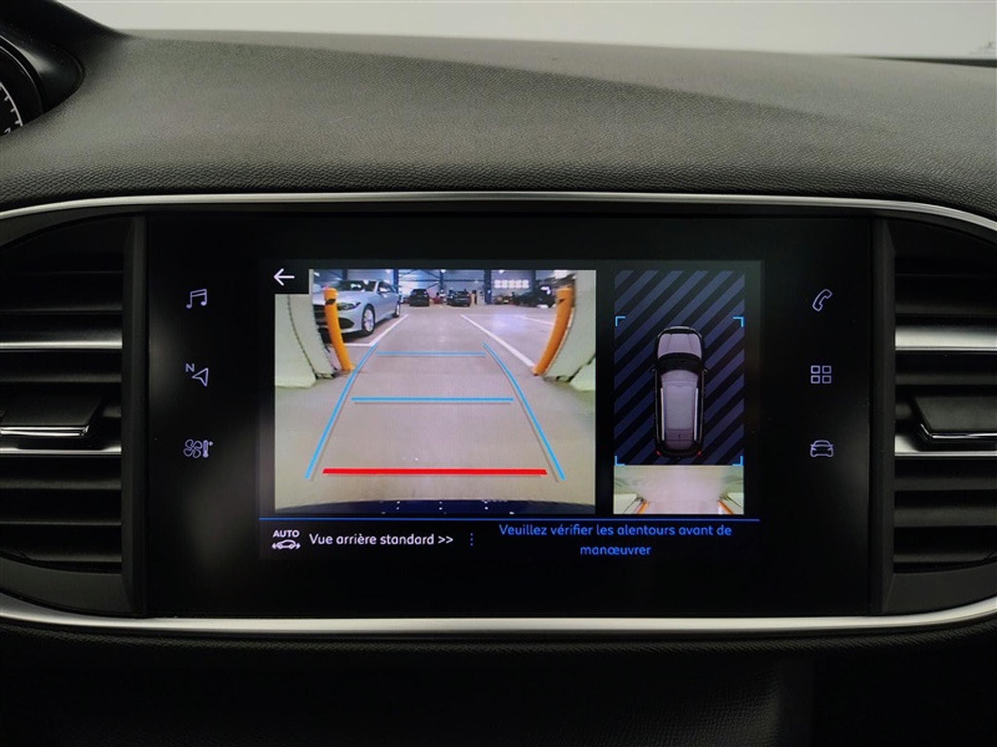 Peugeot 308 1.2 PureTech GT Line *NAVI/FULL LED/CAM360/T.PANO/JA17* (2019) - Photo 18