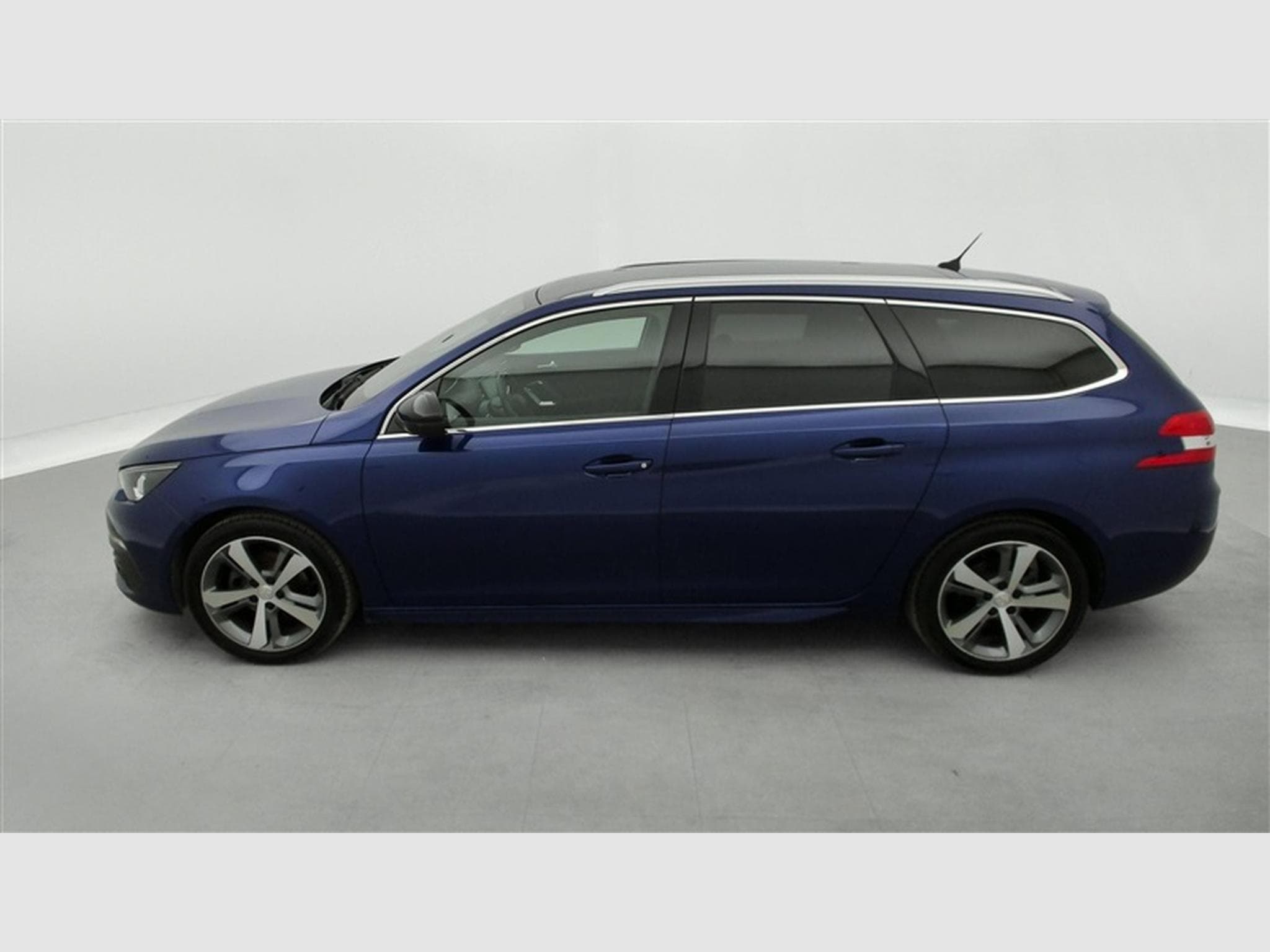 Peugeot 308 1.2 PureTech GT Line *NAVI/FULL LED/CAM360/T.PANO/JA17* (2019) - Photo 3