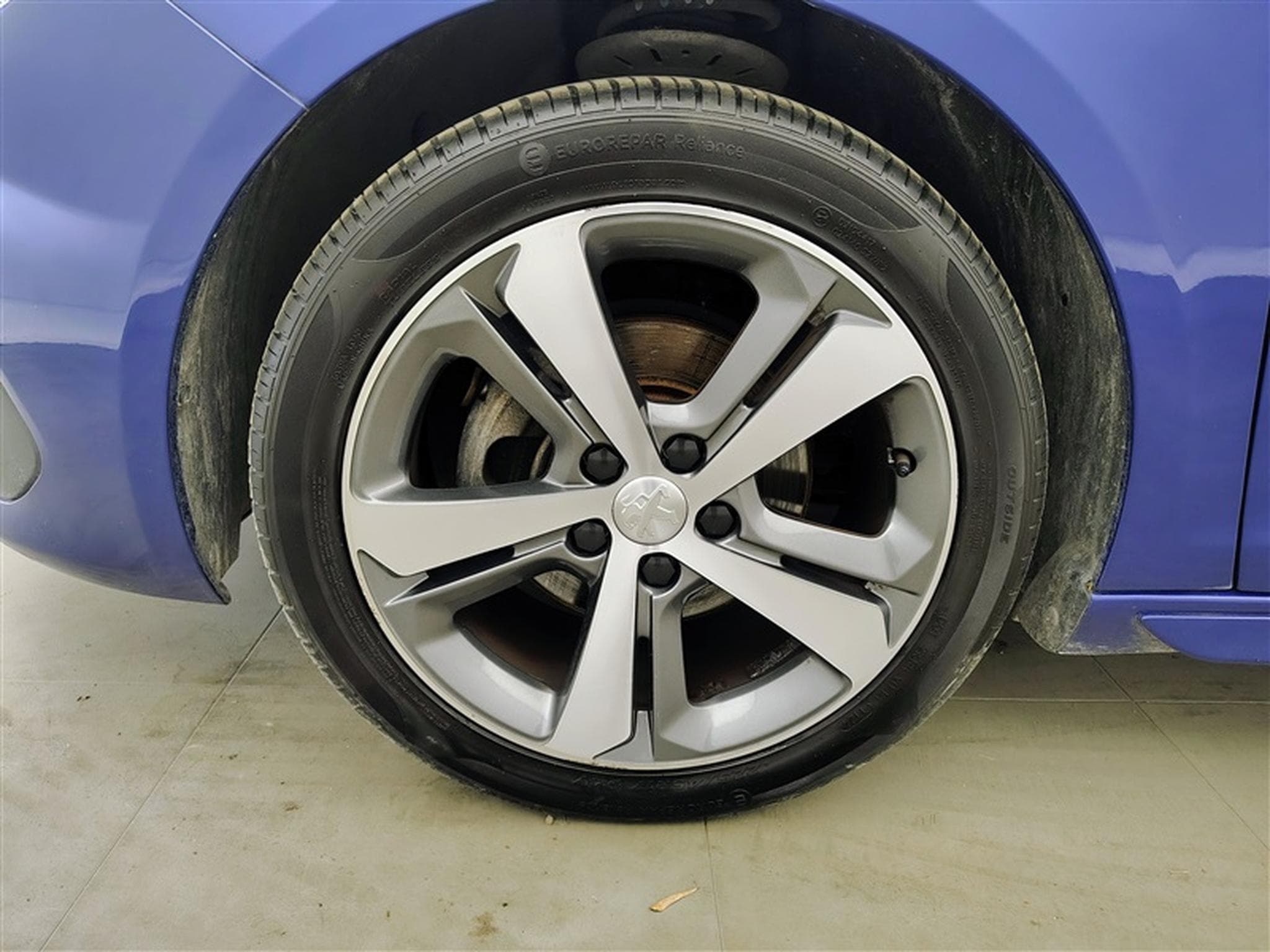 Peugeot 308 1.2 PureTech GT Line *NAVI/FULL LED/CAM360/T.PANO/JA17* (2019) - Photo 6