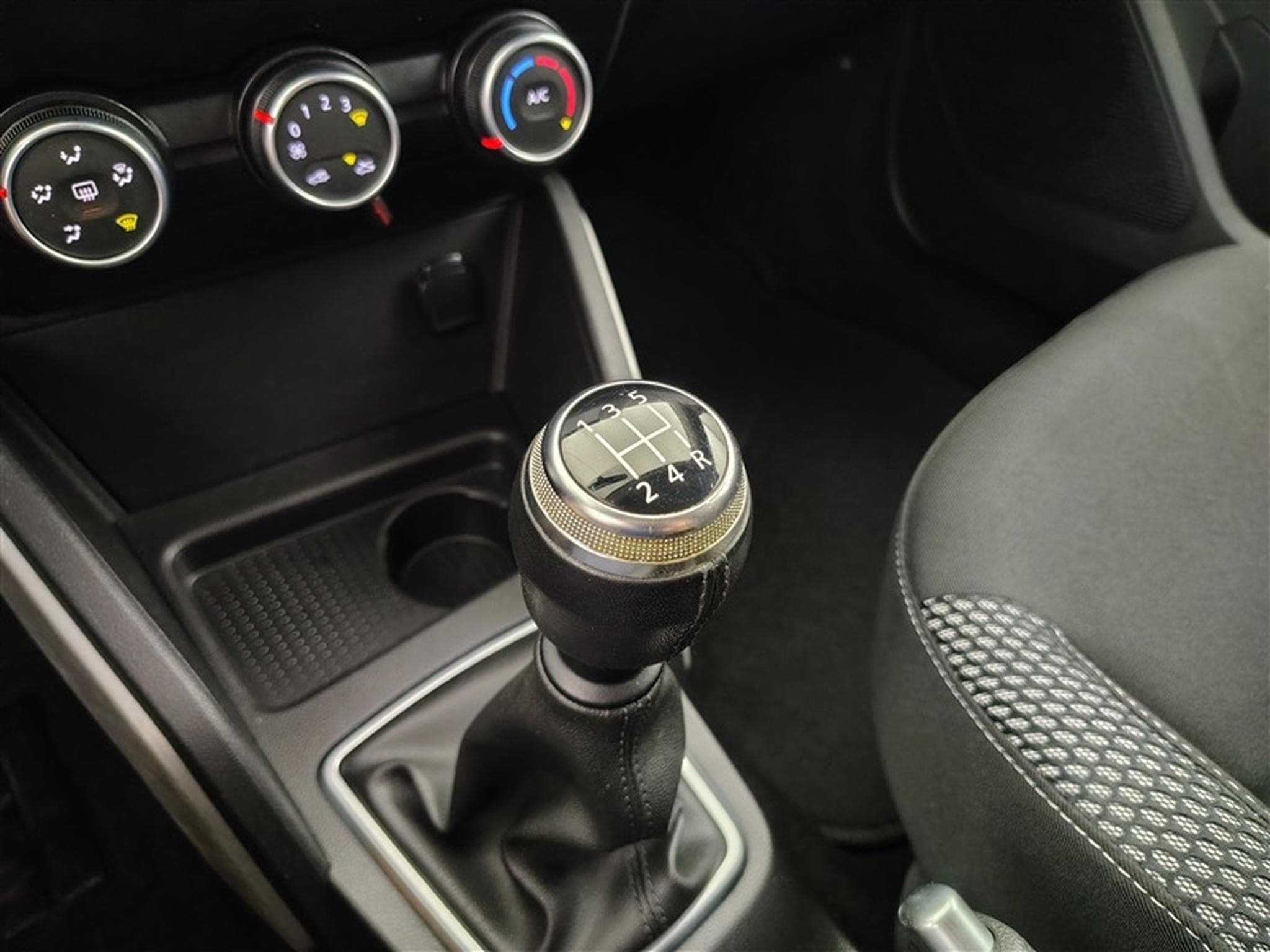 Dacia Duster 1.0 TCe 100 Cv Prestige ○ NAVI ○ CAMERA ○ PDC (2021) - Photo 12