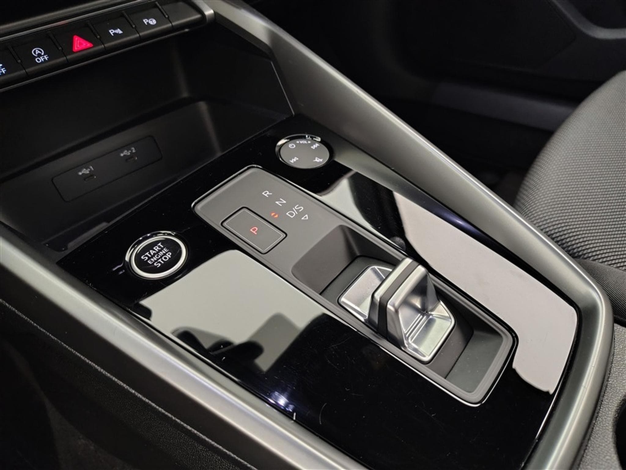 Audi A3 Sportback 30 TFSI Advanced S tronic  Navi / Led / PDC av+ar (2023) - Photo 12