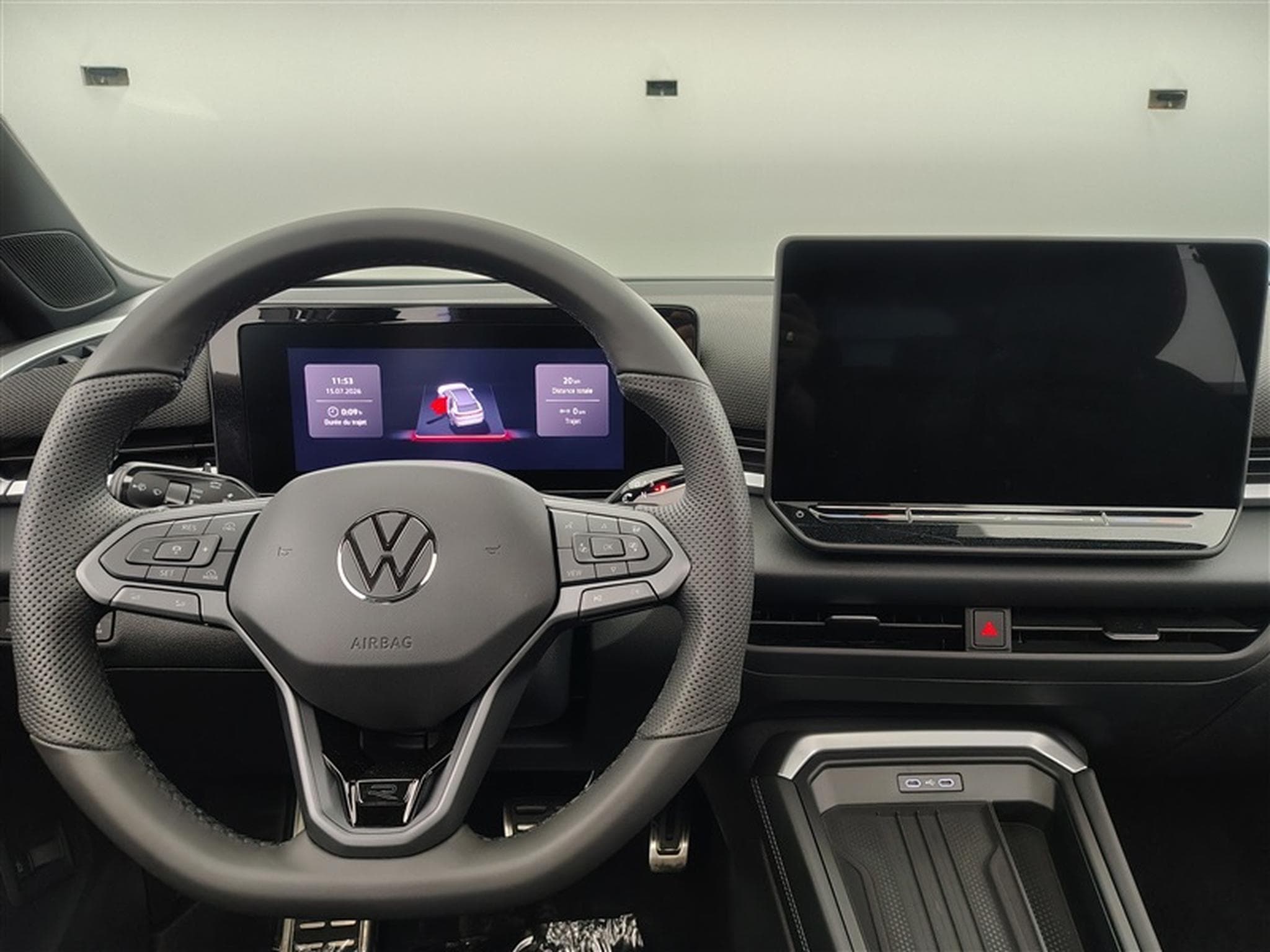 VW T-Roc 1.5 TSI 150cv DSG R-Line CARPLAY / FULL LED / PANO / CAMERA (2026) - Foto 9