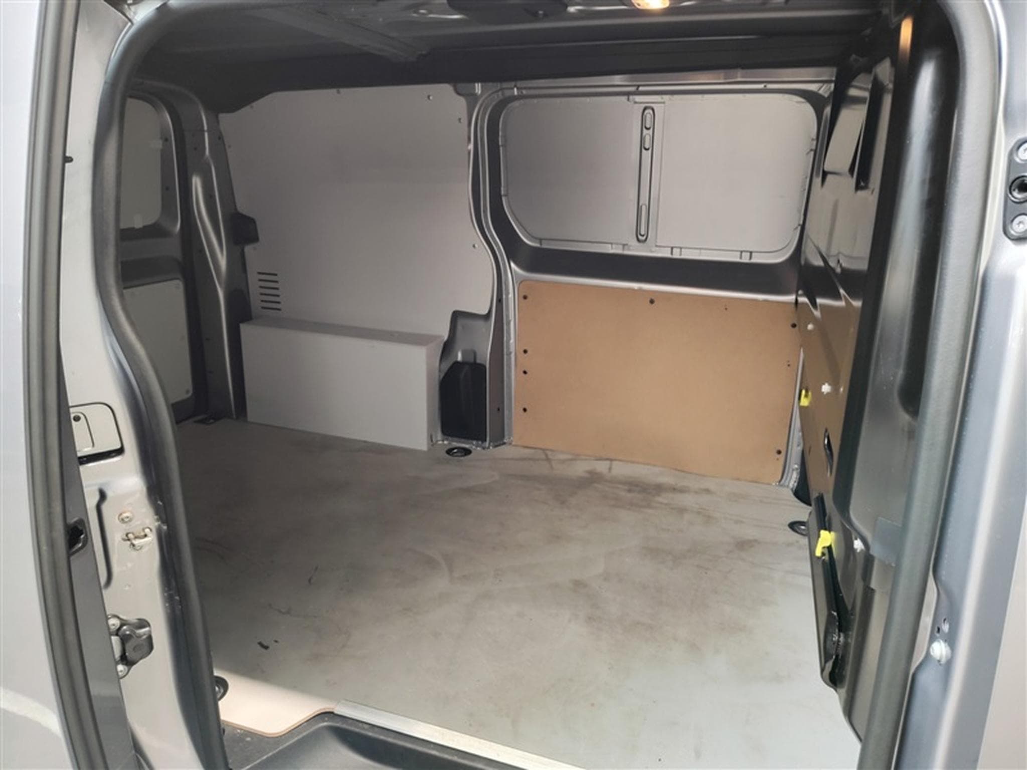 Opel Vivaro 2.0 TD L2H1 Edition AUTO/NAVI/PDC (2023) - Foto 14