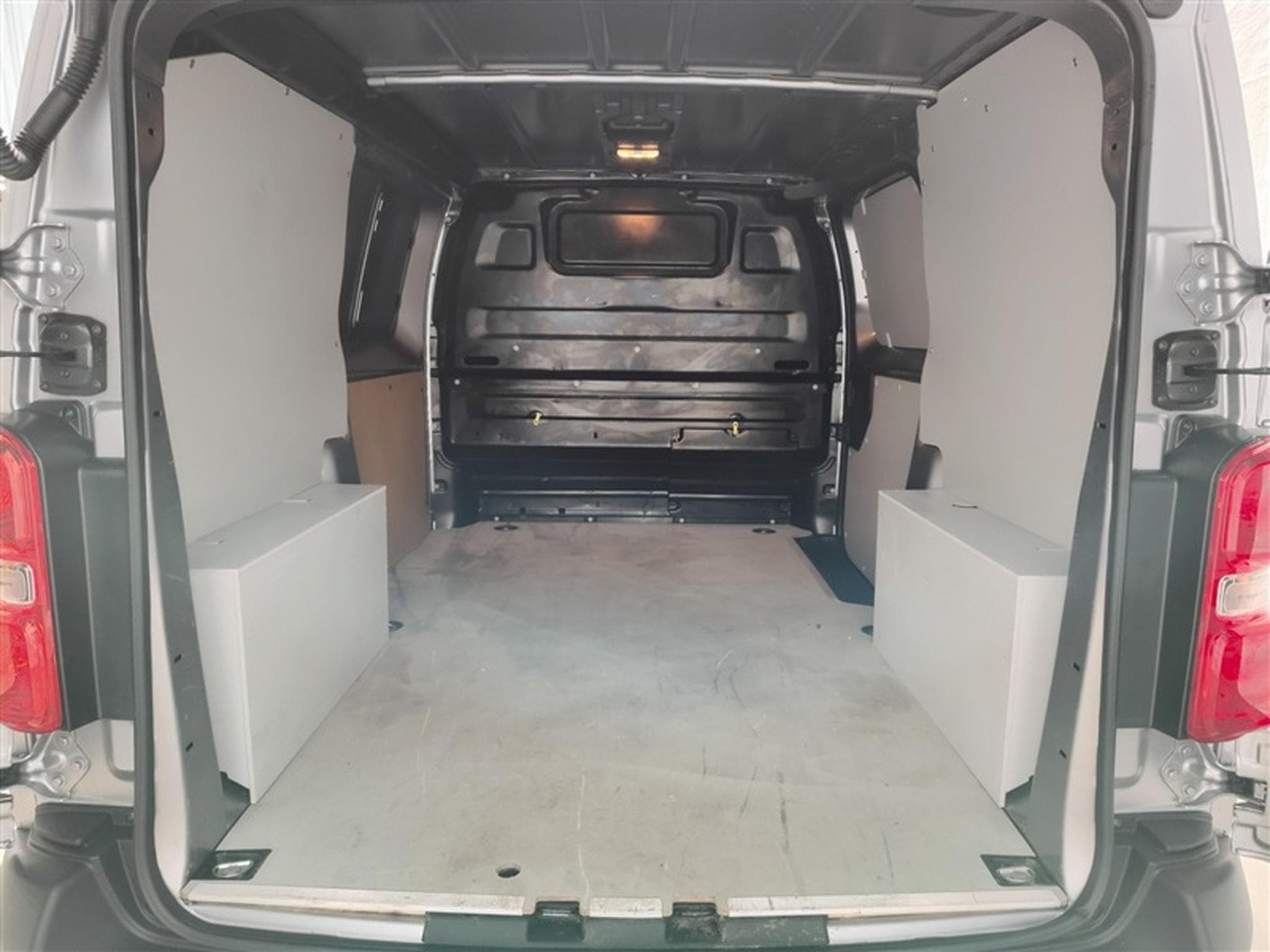 Opel Vivaro 2.0 TD L2H1 Edition AUTO/NAVI/PDC (2023) - Foto 15