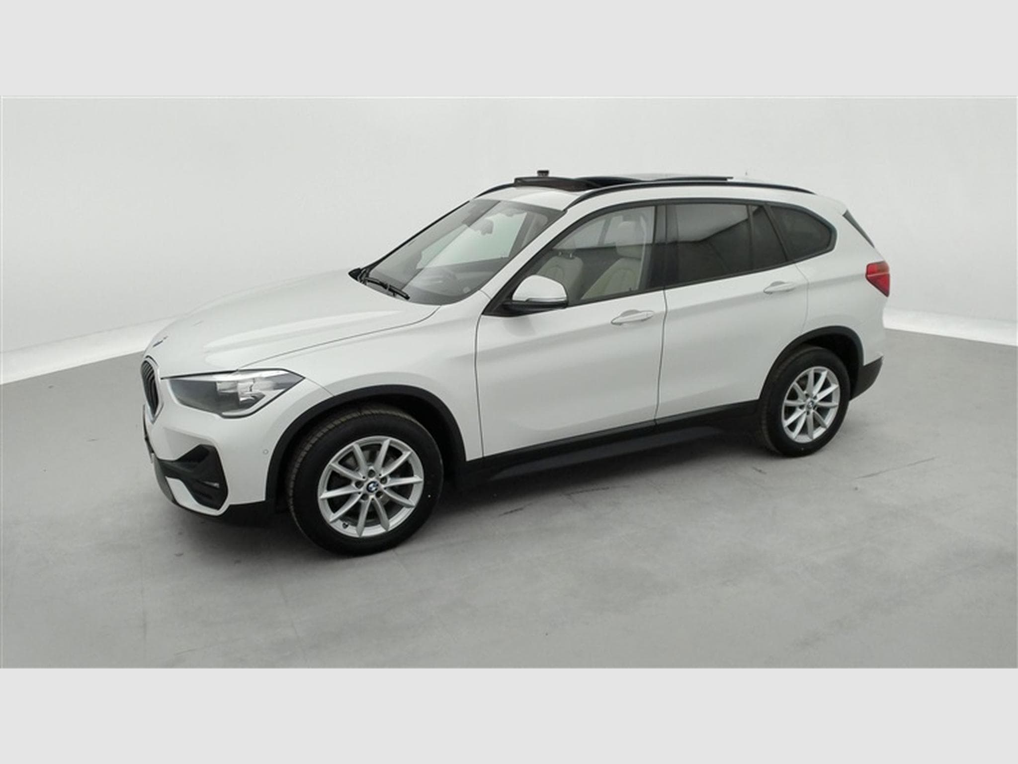 BMW X1 1.5 dA sDrive16 NAVI / CUIR / TOIT PANO (2021) - Photo 21