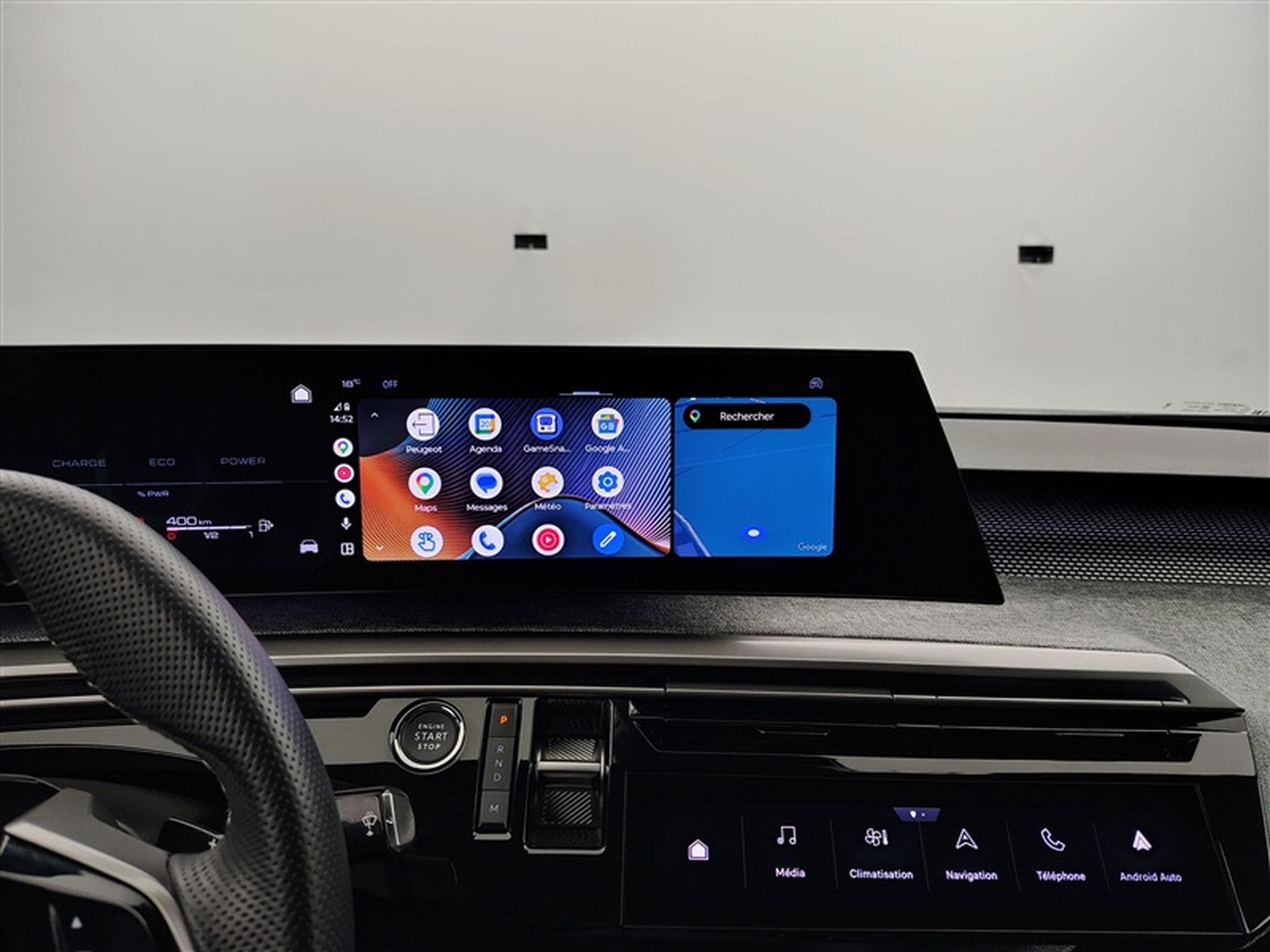 Peugeot 5008 1.2 Hybrid 145Cv e-DCS6 GT 7PL / NAVI / CARPLAY / CAMERA (2025) - Photo 20