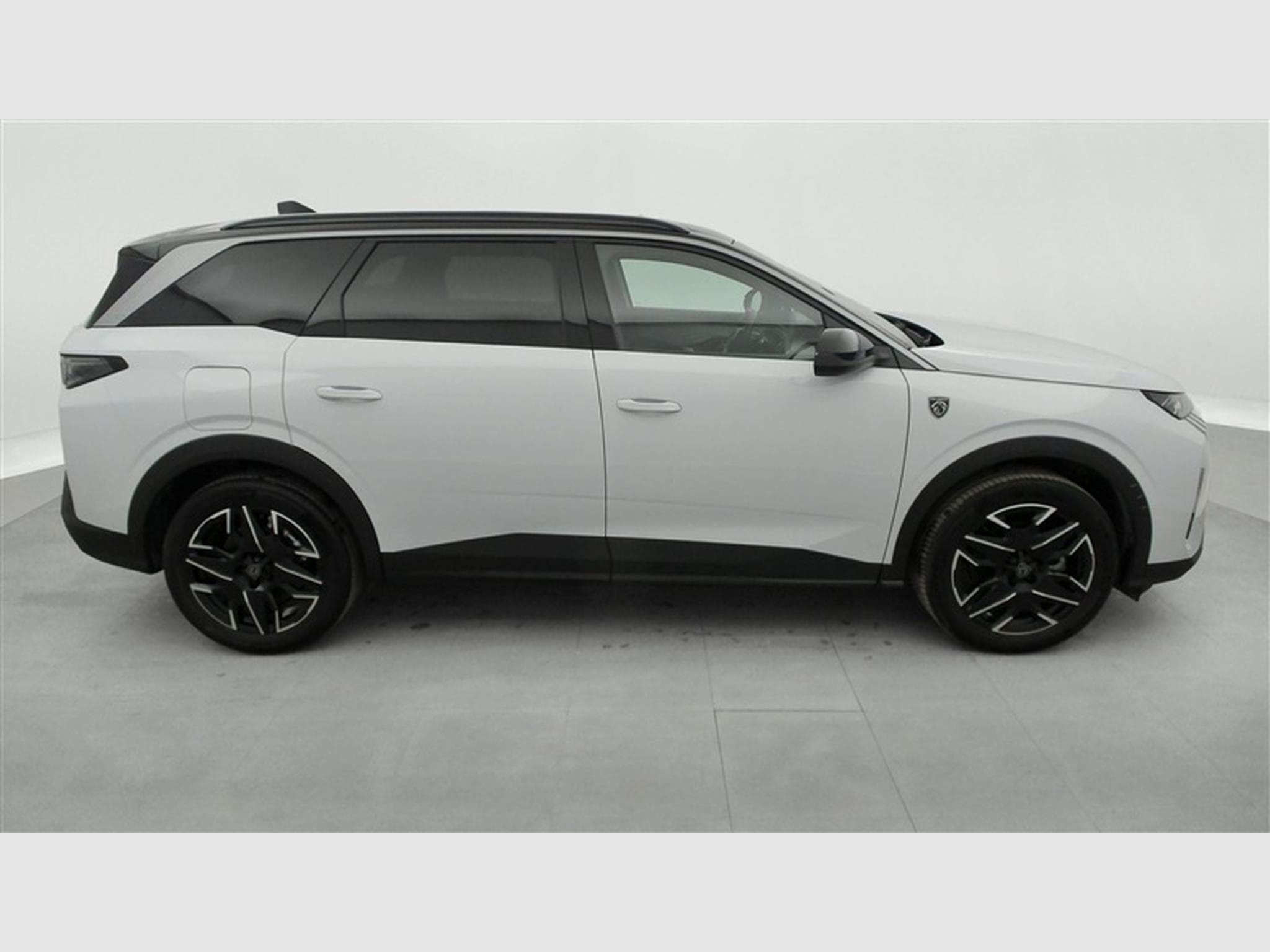 Peugeot 5008 1.2 Hybrid 145Cv e-DCS6 GT 7PL / NAVI / CARPLAY / CAMERA (2025) - Photo 24