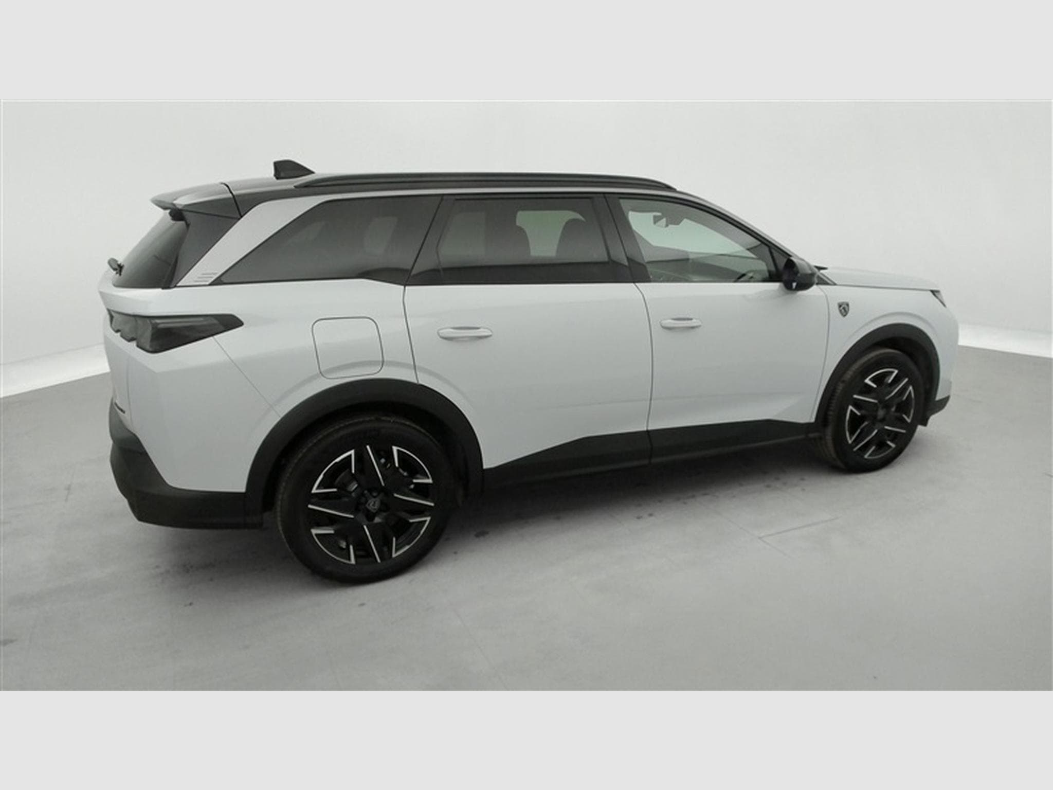 Peugeot 5008 1.2 Hybrid 145Cv e-DCS6 GT 7PL / NAVI / CARPLAY / CAMERA (2025) - Photo 25