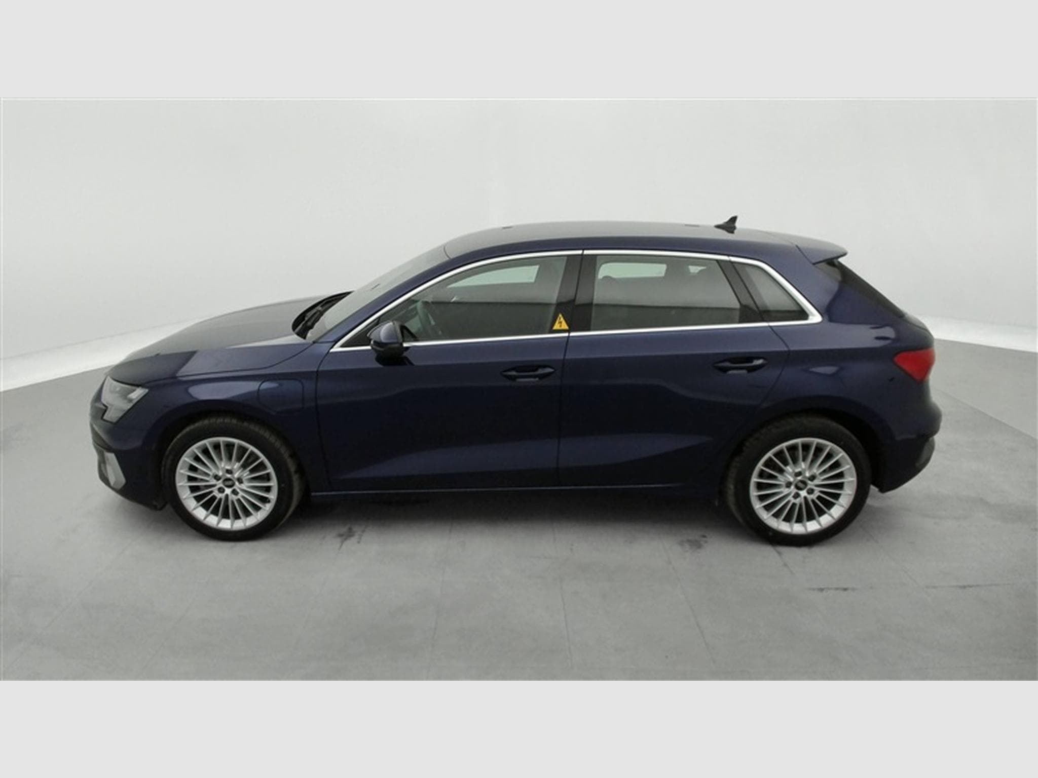 Audi A3 Sportback PHEV 40 TFSI e S tronic Cuir / Navi (2022) - Photo 2