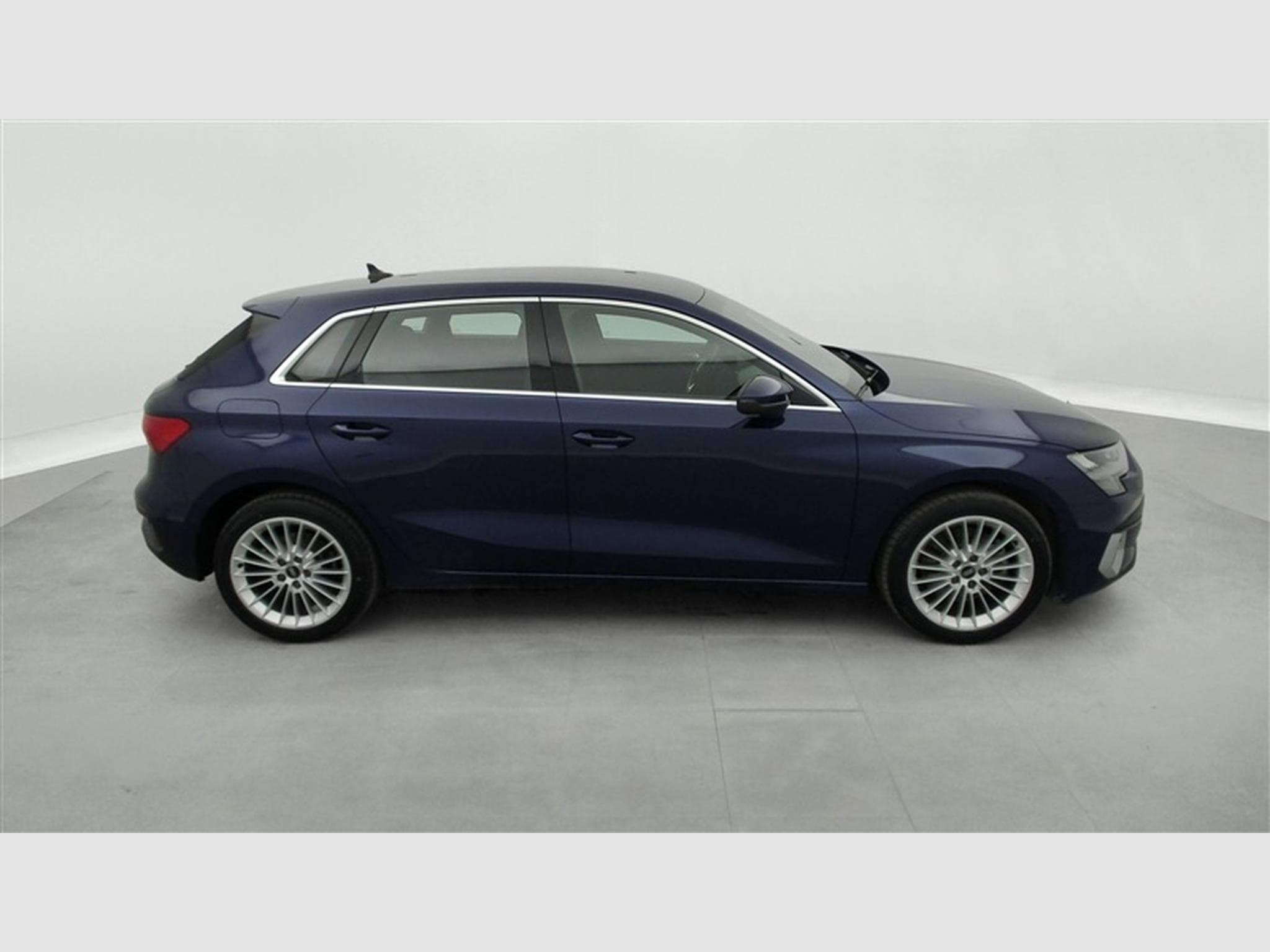 Audi A3 Sportback PHEV 40 TFSI e S tronic Cuir / Navi (2022) - Photo 25