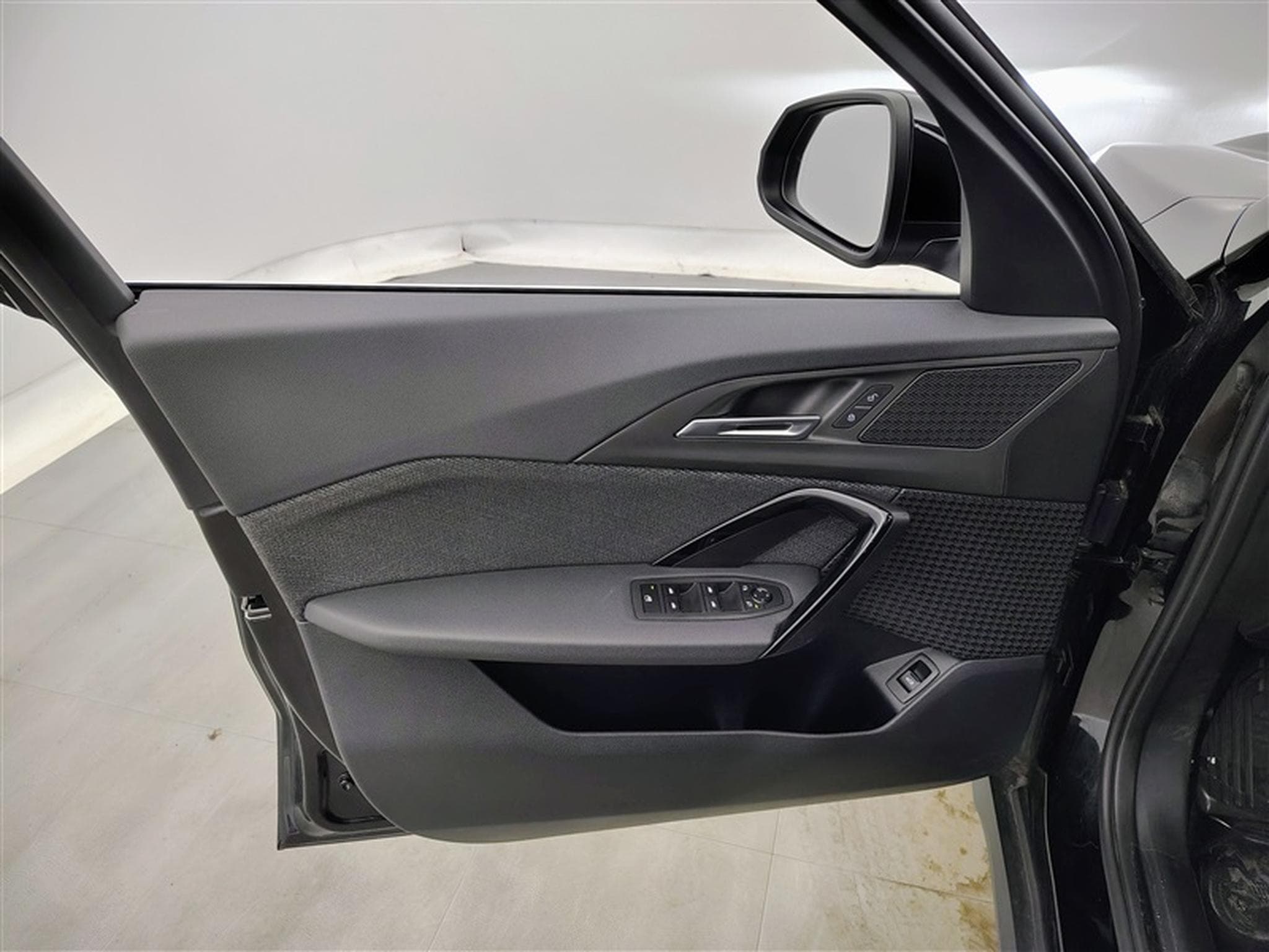 BMW X1 1.5iA sDrive20 MHEV NAVI/FULL LED/JA/PDC AV AR (2023) - Photo 17