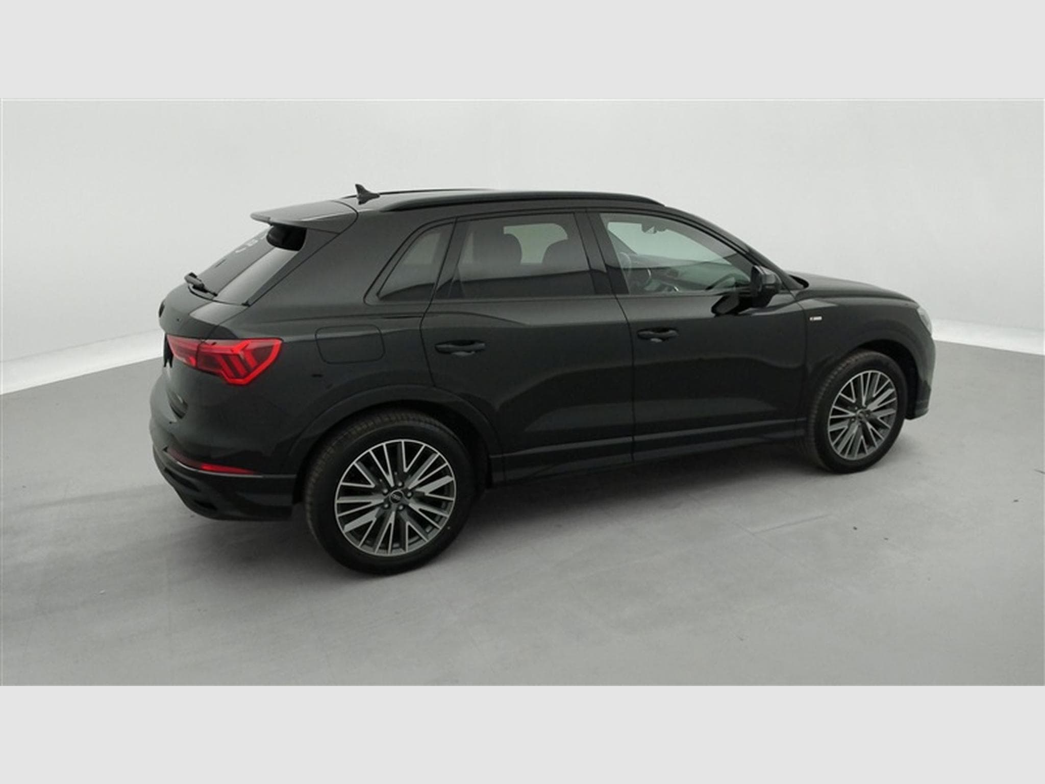 Audi Q3 35 TFSI S-line **NAVI/CAM/ALCANTARA/AUTO** (2023) - Photo 25