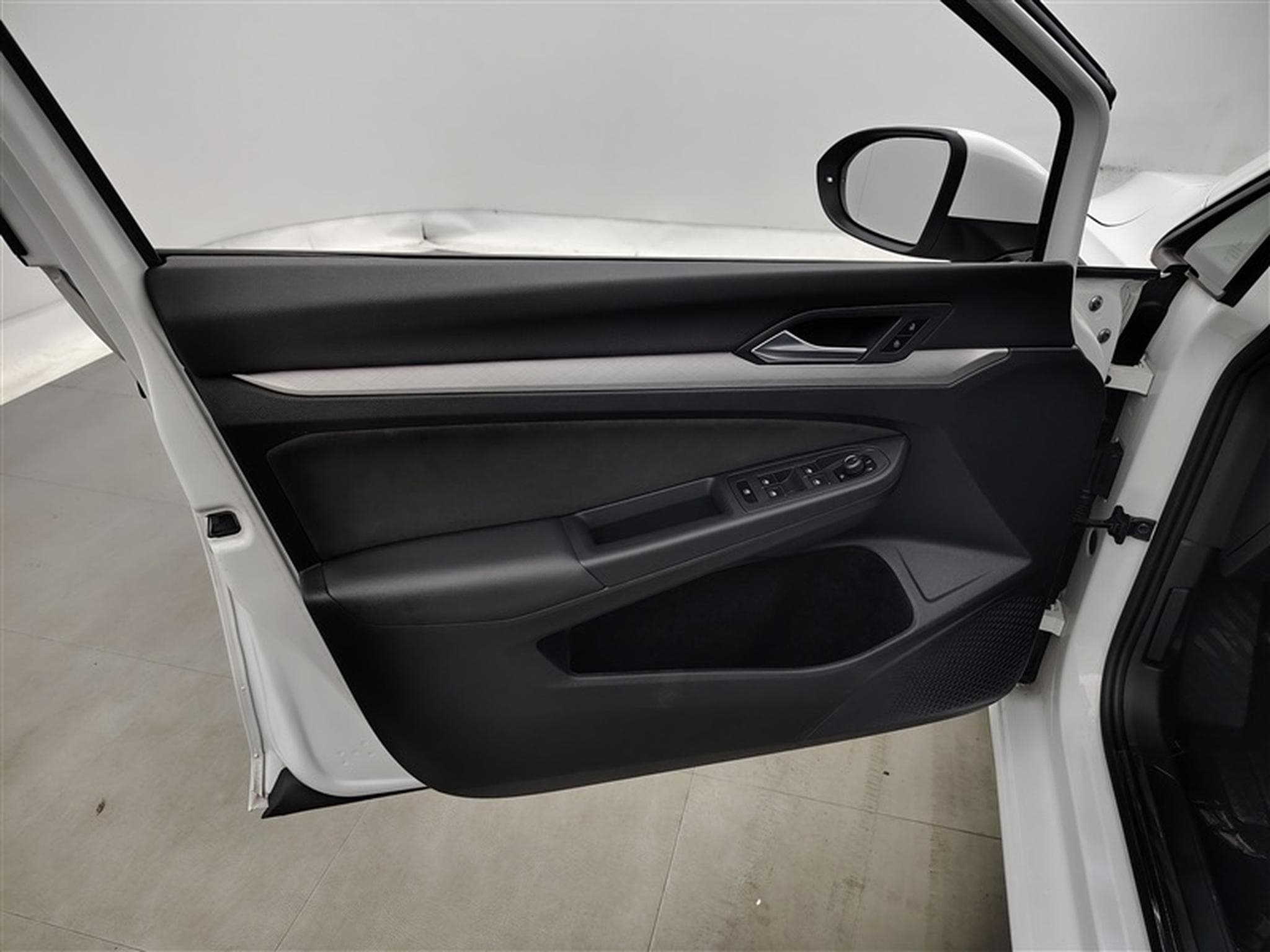 VW Golf 1.0 TSI Life  Navi / Led / PDC av+ar (2023) - Photo 16