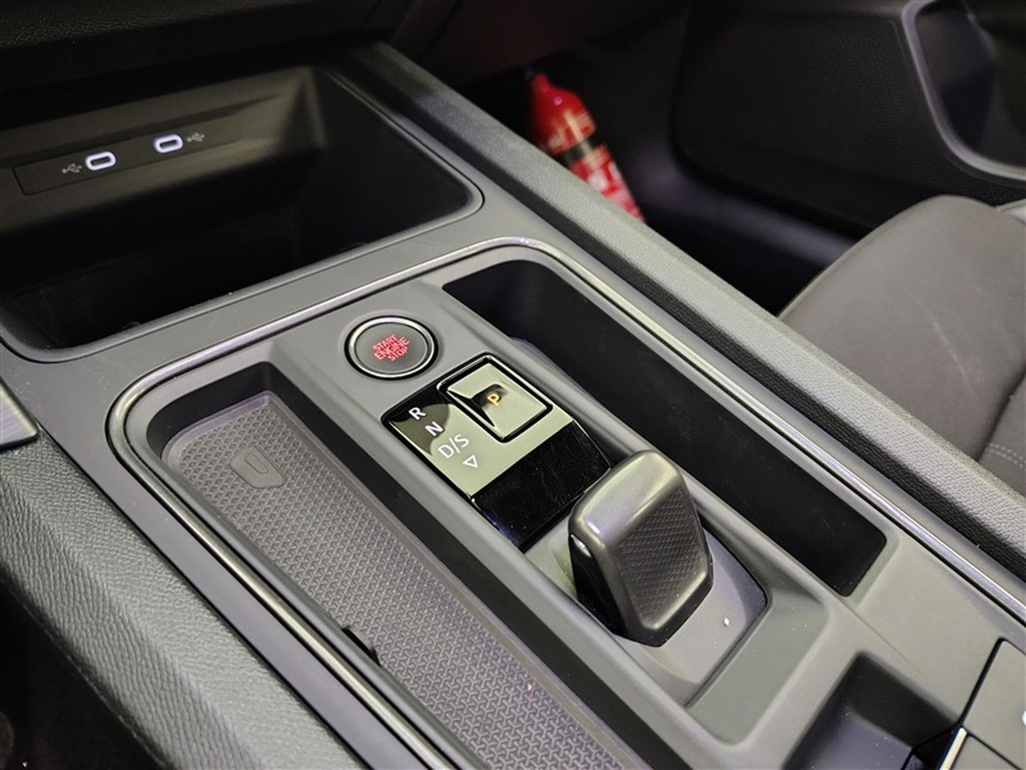 Cupra Leon 1.5 eTSI 150cv DSG  S-CUIR / NAVI / FULL LED / CARPLAY (2024) - Photo 12