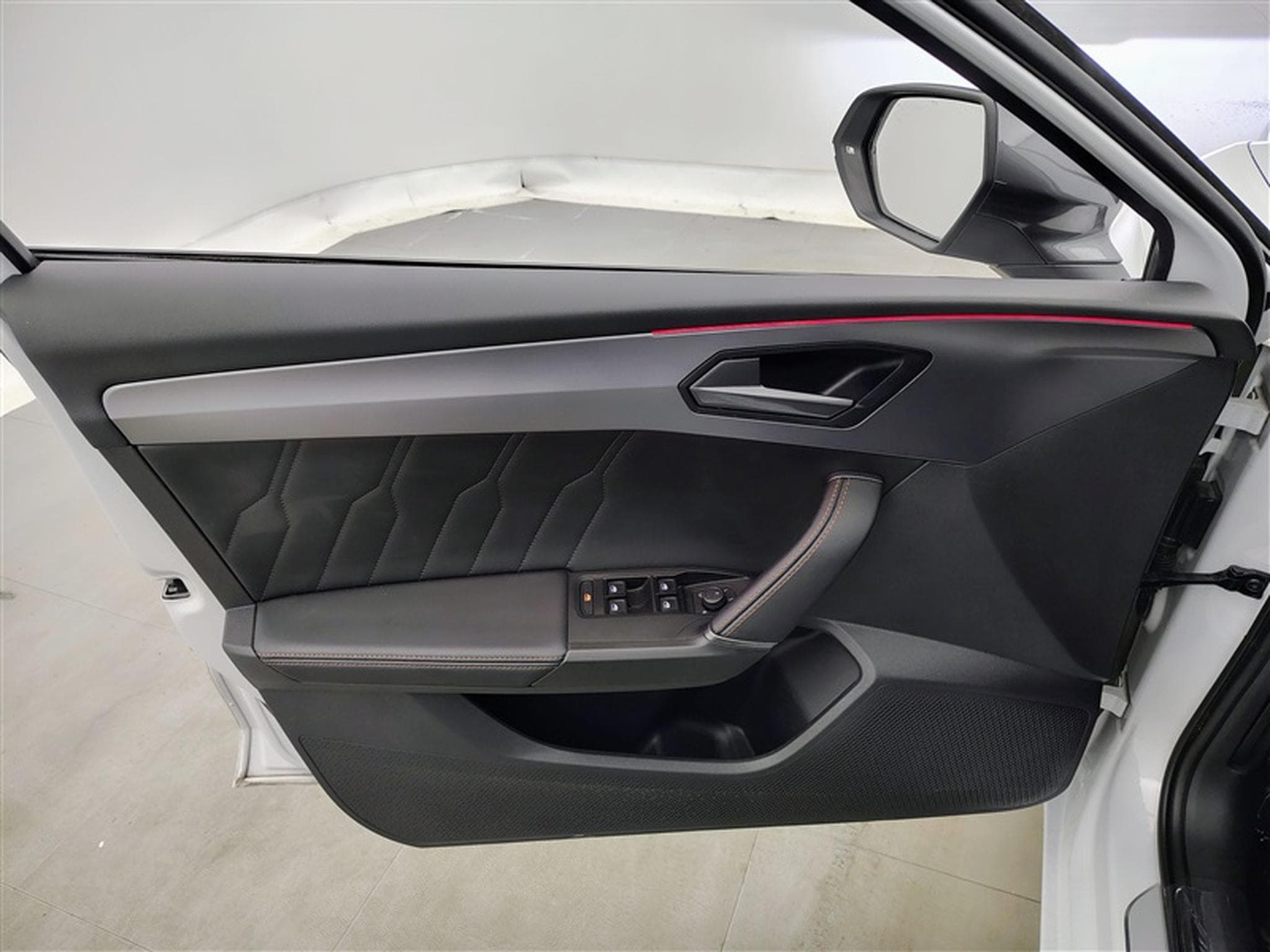 Cupra Leon 1.5 eTSI 150cv DSG  S-CUIR / NAVI / FULL LED / CARPLAY (2024) - Photo 17