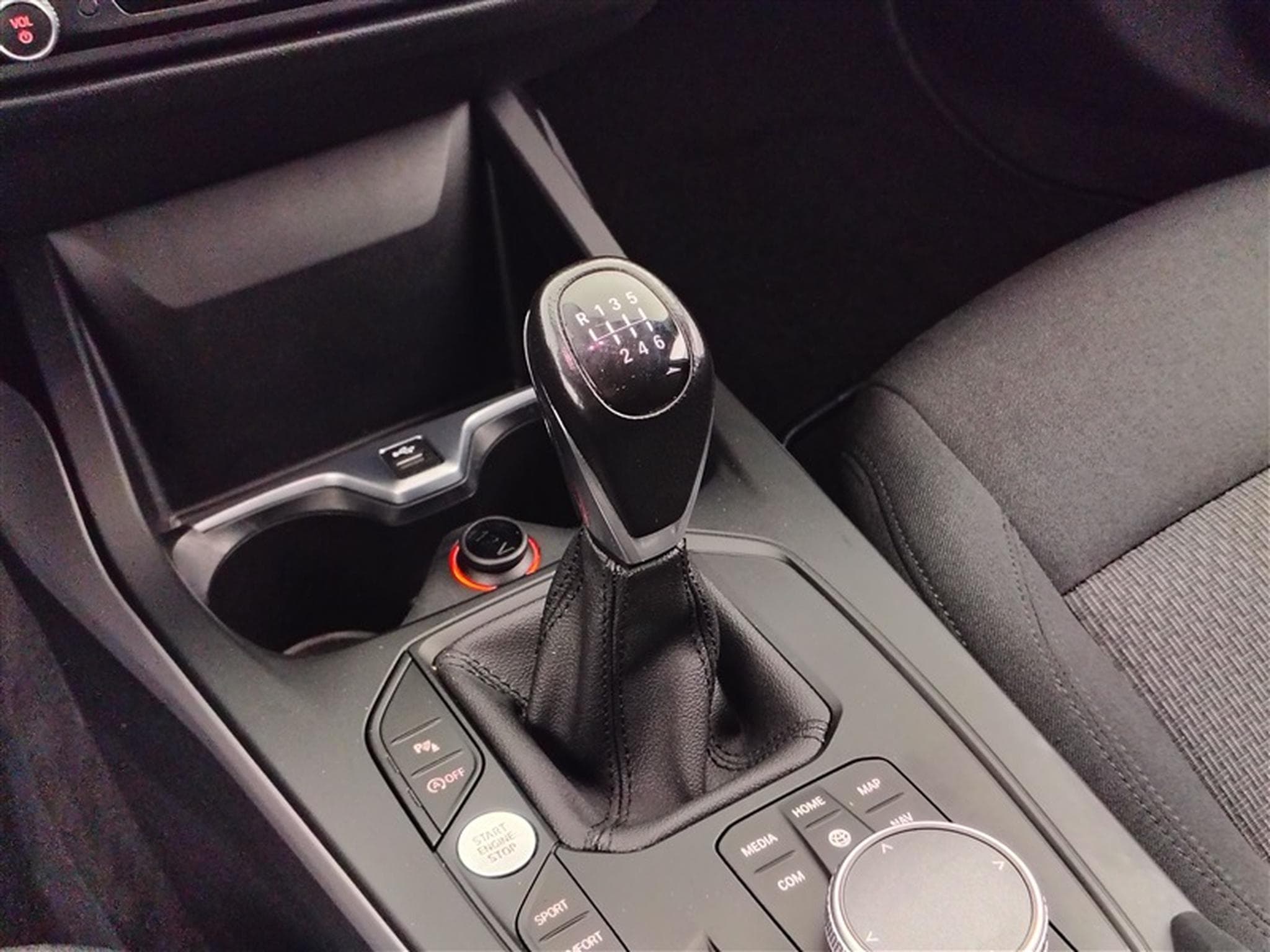 BMW 118 i  Navi Cockpit / Led / PDC av+ar (2021) - Photo 12