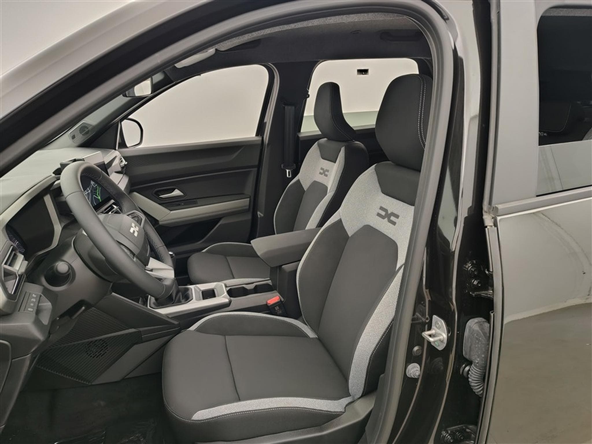 Dacia Bigster Mild Hybrid 140cv Journey NAVI / CARPLAY / CAMERA (2026) - Photo 7