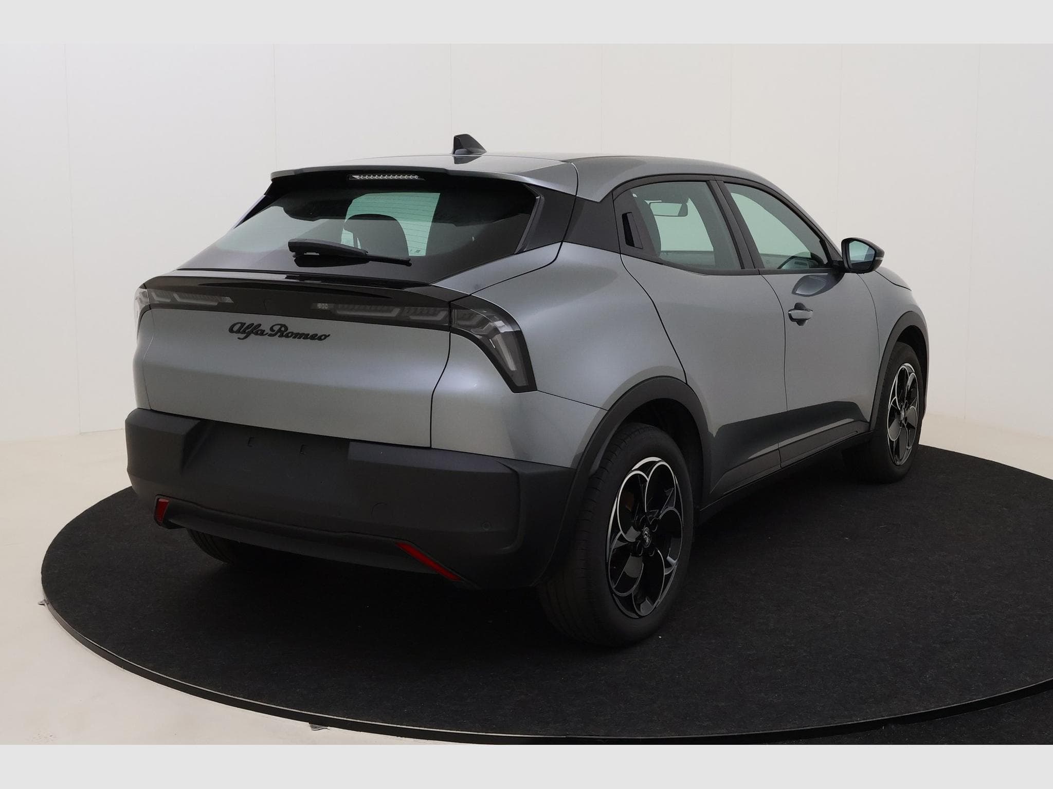Alfa-Romeo Junior - (2025) - Photo 6